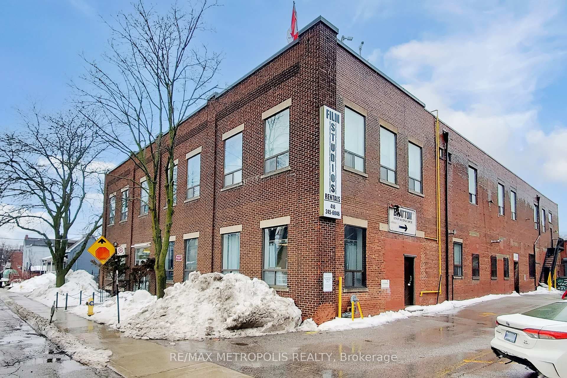 258 Wallace Avenue Unit 207, Bloor West Village / Swansea, ON M6P 3M9 - Photo 1