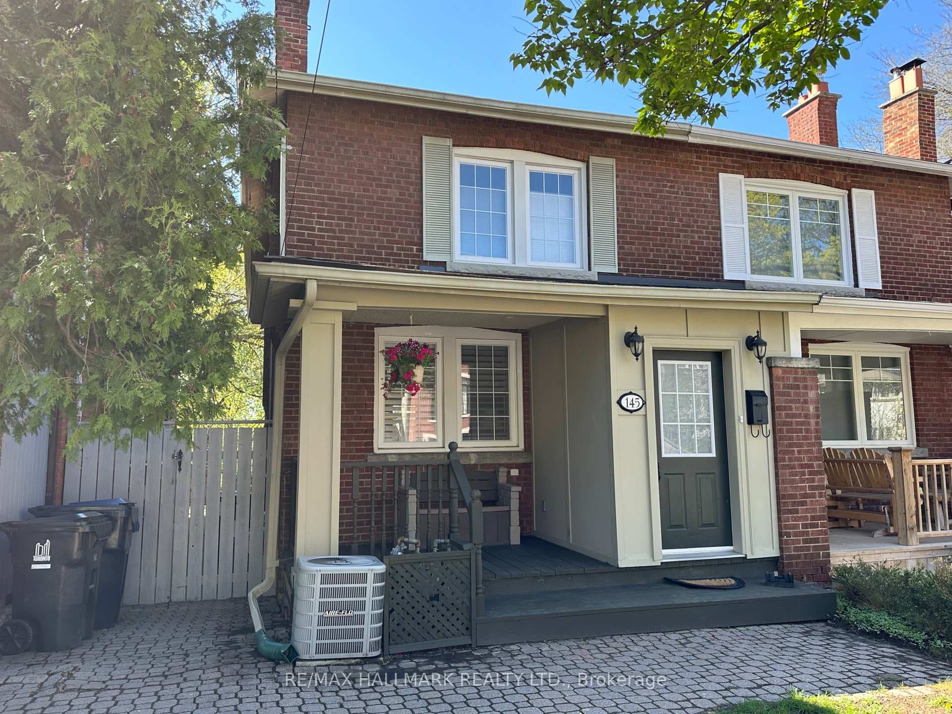 145 Castlefield Avenue, Forest Hill / Deer Park, ON M4R 1G6 - Photo 1