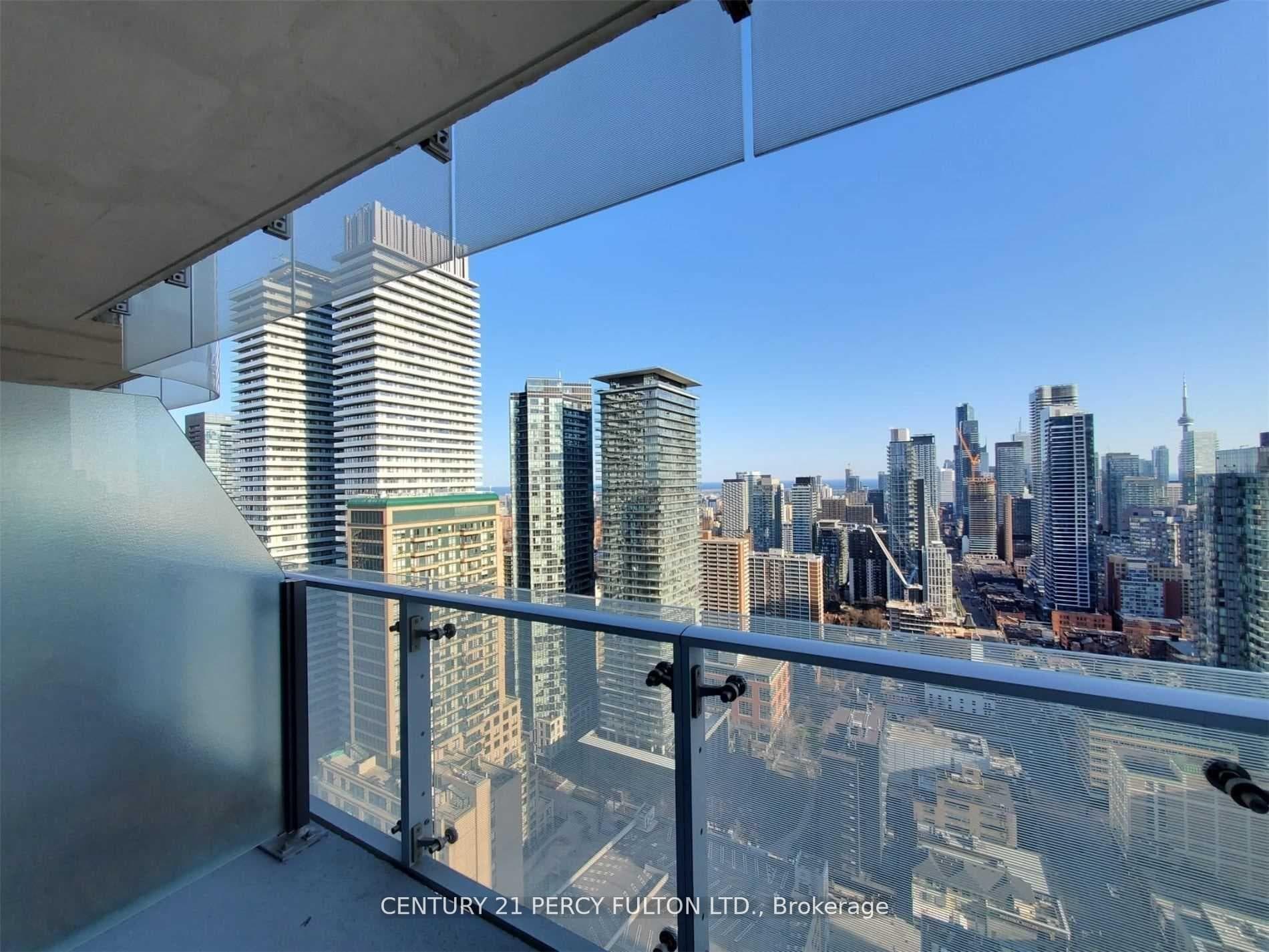 1 Bloor Street Unit 3206, Regent Park / Cabbagetown / St. James Town, ON M4W 1A9 - Photo 1