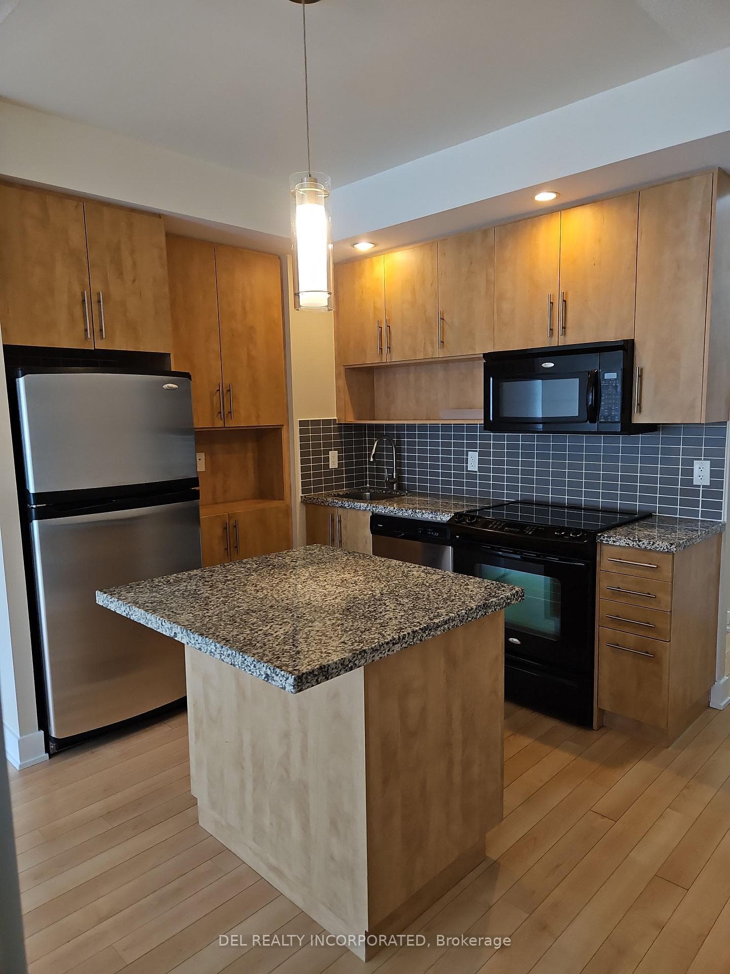 120 Homewood Avenue Unit 802, Regent Park / Cabbagetown / St. James Town, ON M4Y 1J4 - Photo 1