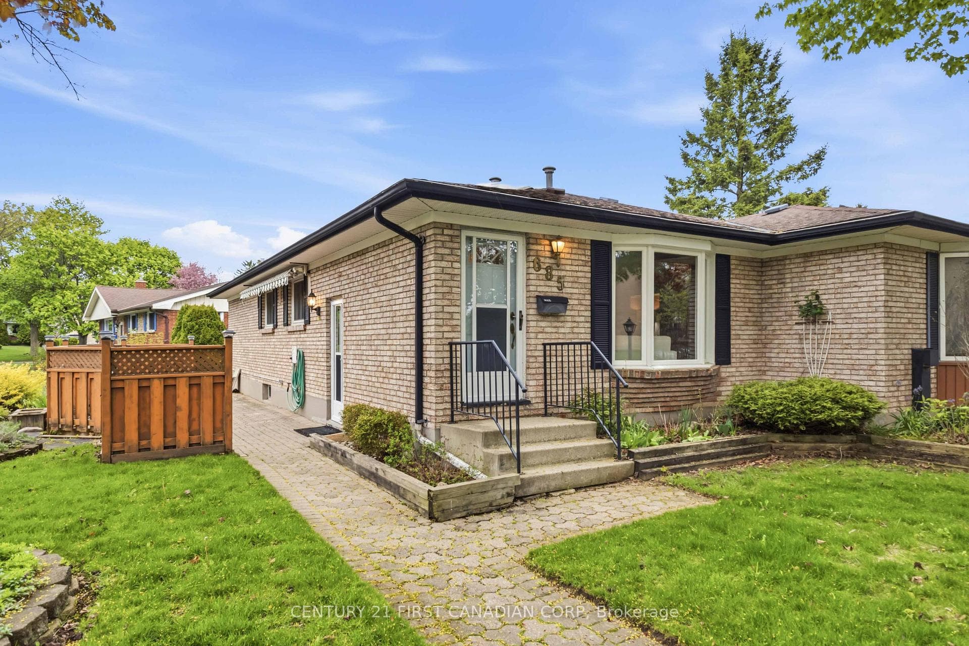 685 Ladybrook Crescent, London South, ON N6J 2C4 - Photo 1