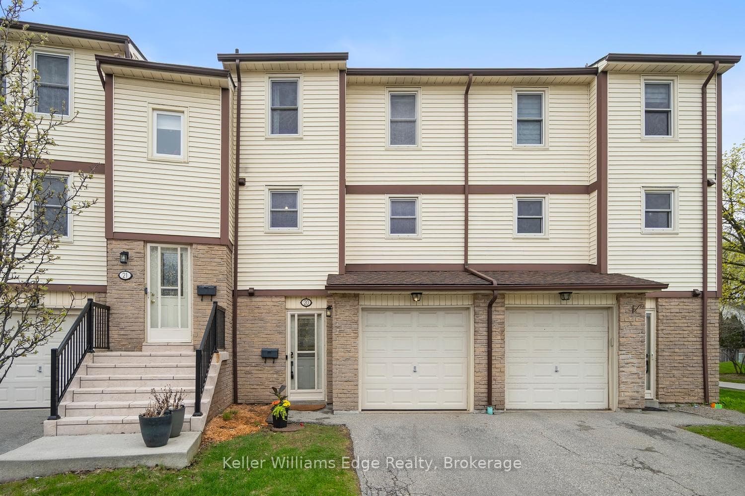 7340 Copenhagen Road Unit 20, Mississauga, ON L5N 2S5 - Photo 1