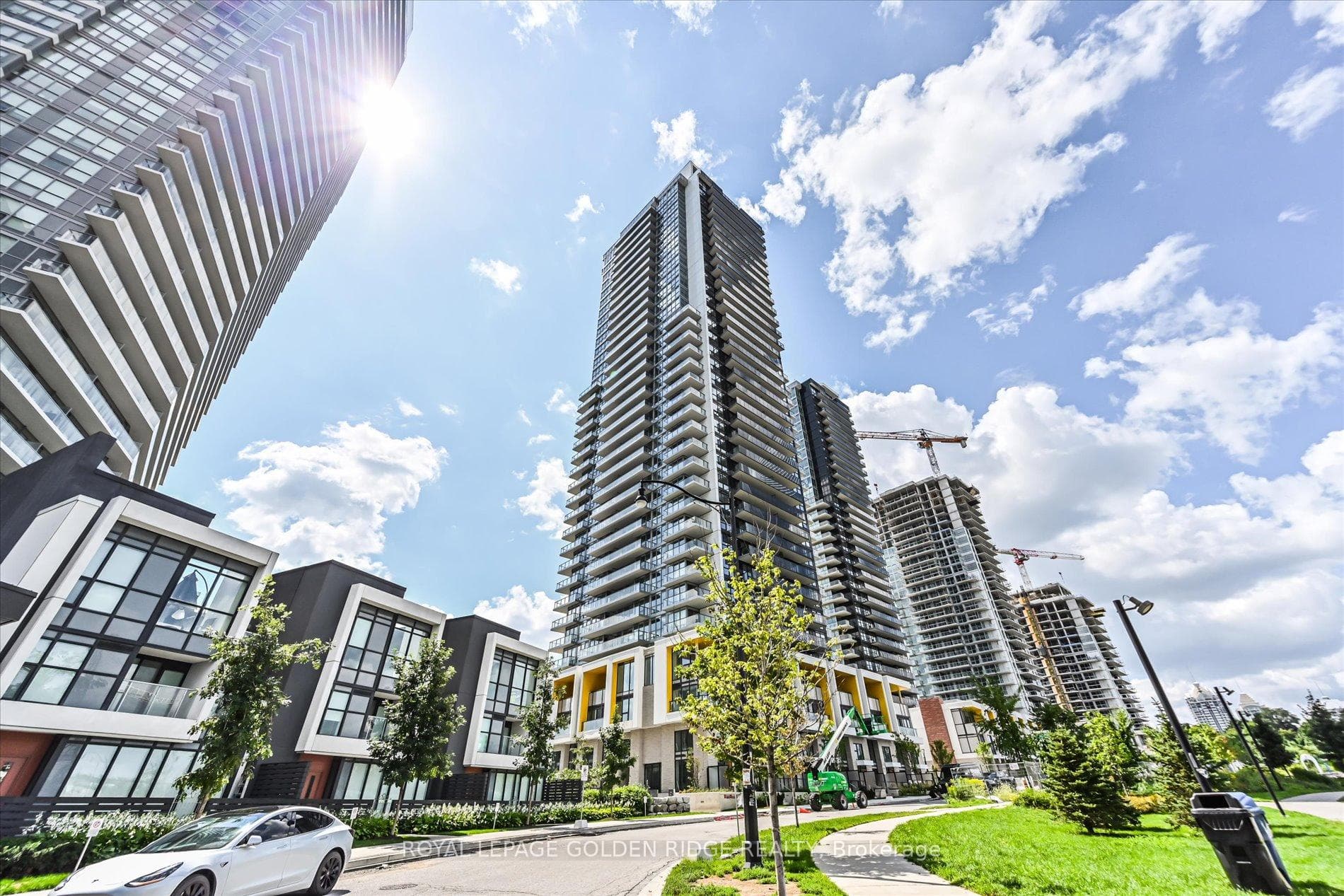 95 McMahon Drive Unit 3306, Toronto C15