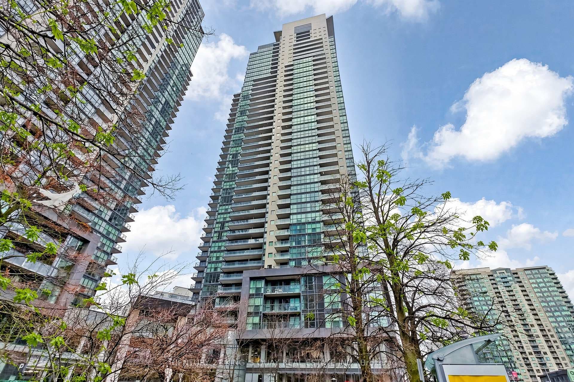 5168 Yonge Street Unit LPH101, Thornhill / Willowdale, ON M2N 0G1 - Photo 1