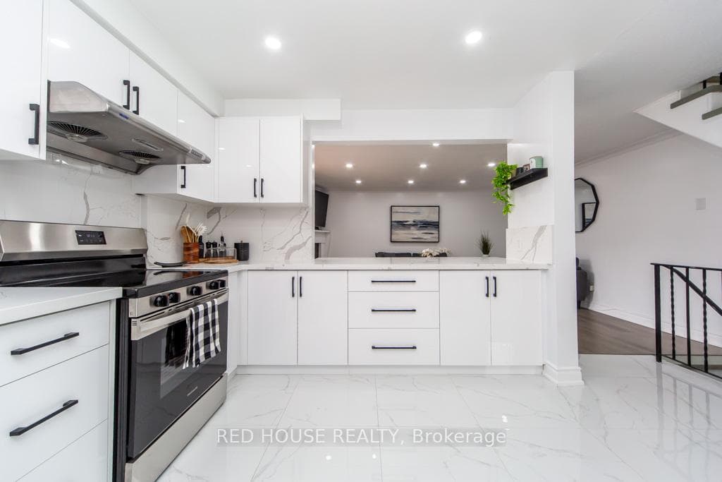 87 Irwin Road Unit 2, Etobicoke (West Mall / Rexdale), ON M9W 5W1 - Photo 1