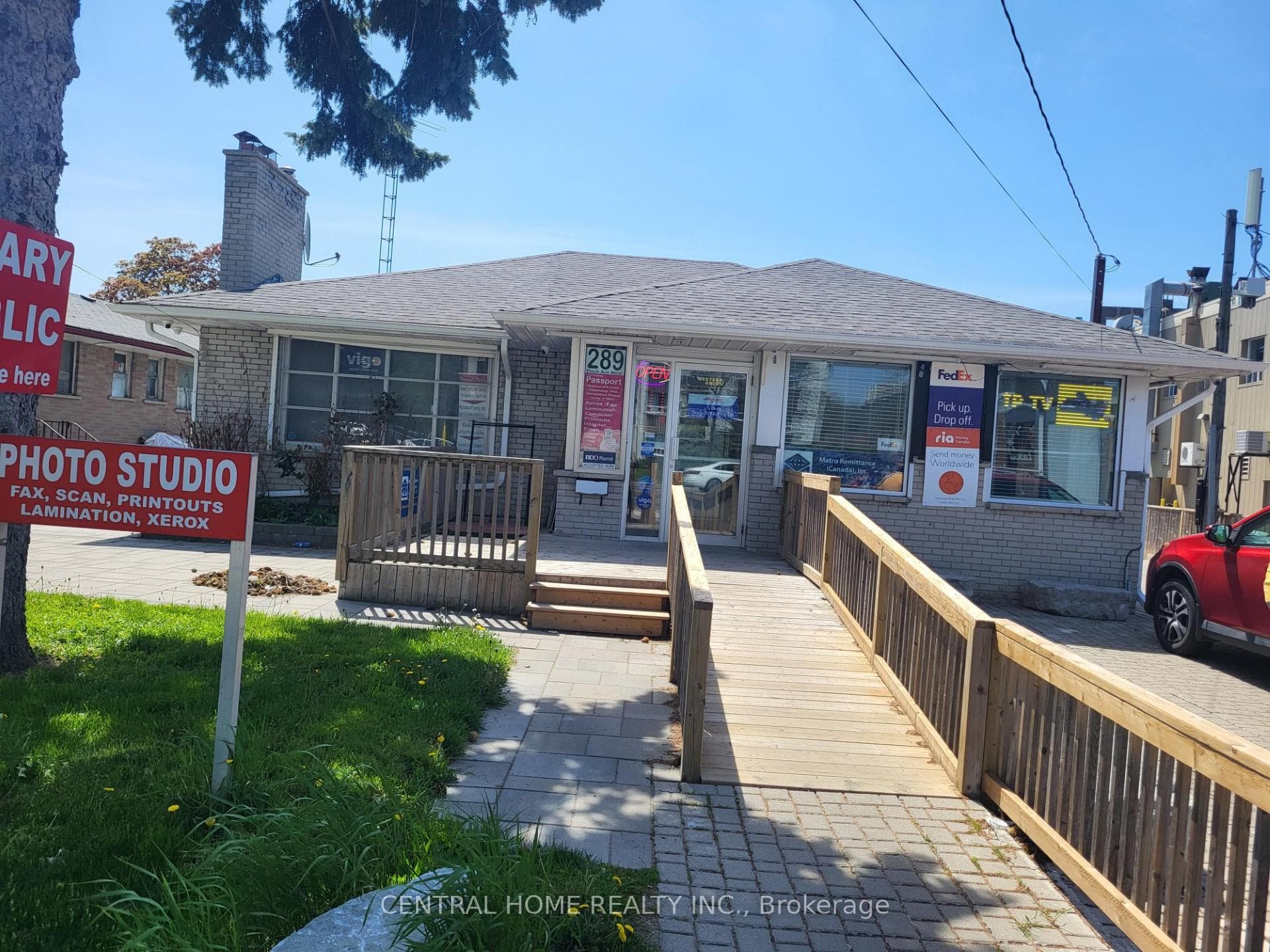 289 Finch Avenue, Toronto C07