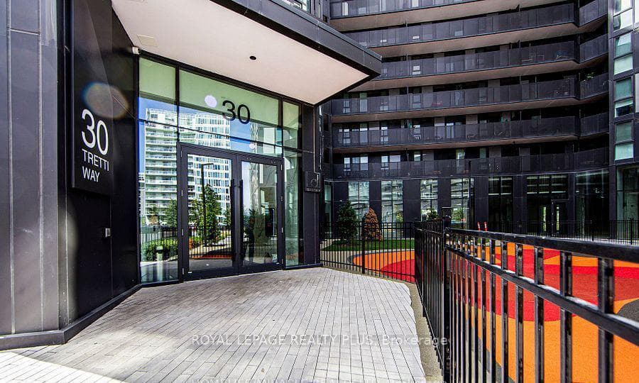 30 TRETTI Way Unit 927, North York (Bathurst Manor / Clanton Park), ON M3H 0E3 - Photo 1