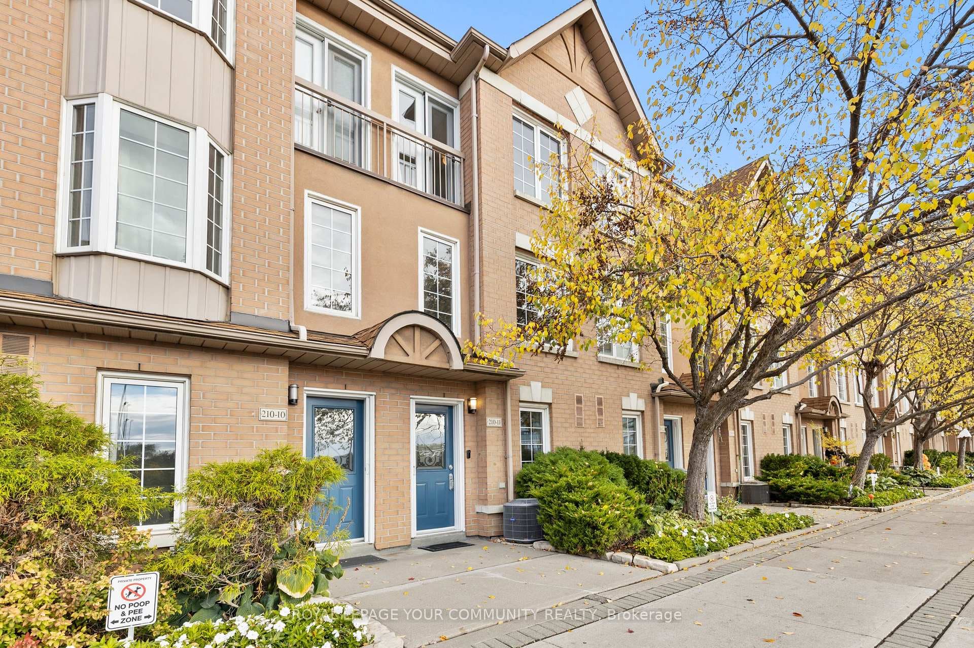 210 Manitoba Street Unit 11, Liberty Village / Parkdale / South Parkdale, ON M8Y 4G7 - Photo 1