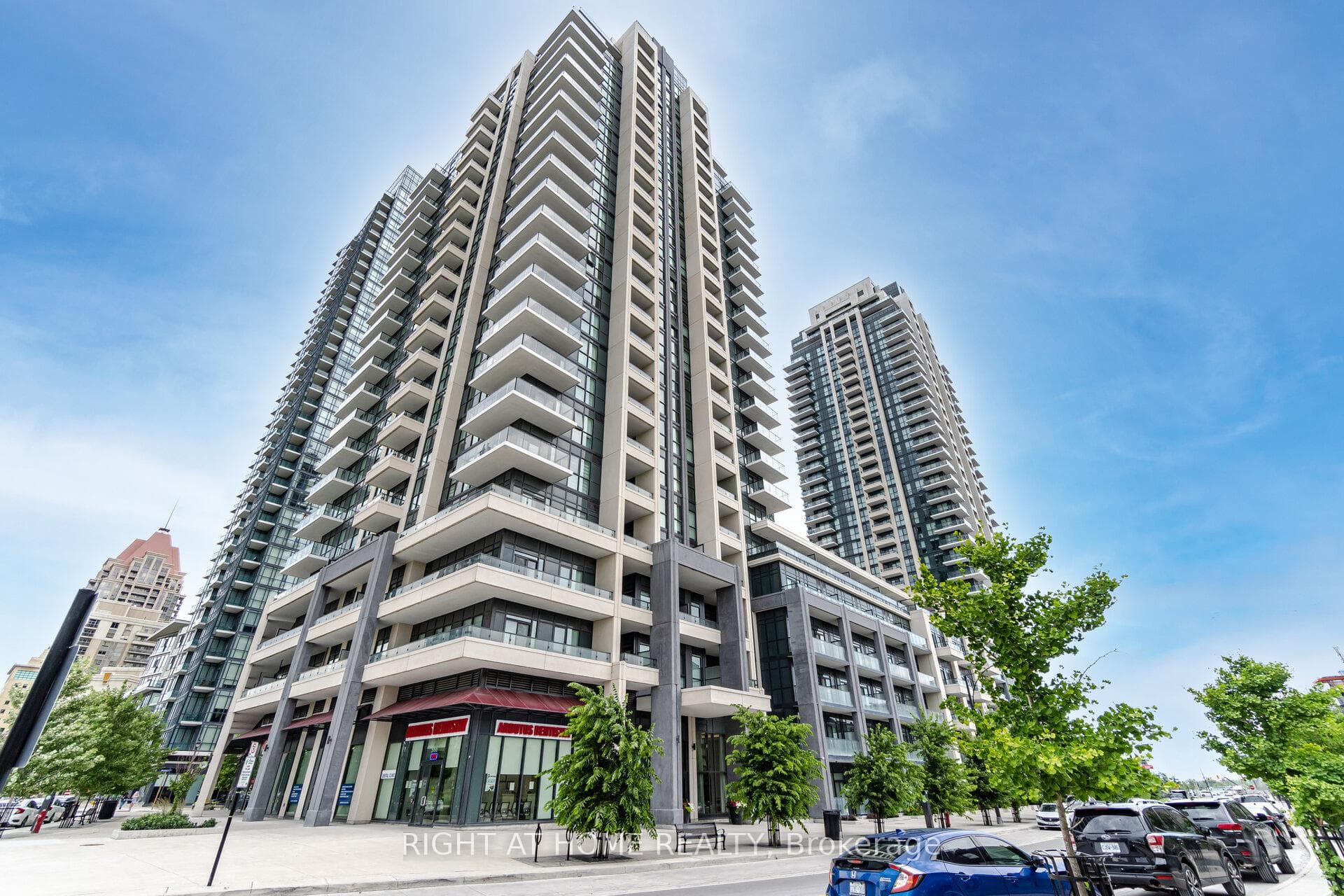 4085 Parkside Village Drive Unit Lph5, Mississauga, ON L5B 0K9 - Photo 1