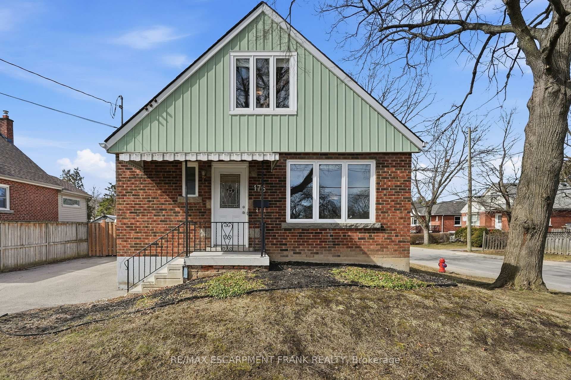 176 CHARLOTTE Street, Hamilton, ON L8K 4V6 - Photo 1