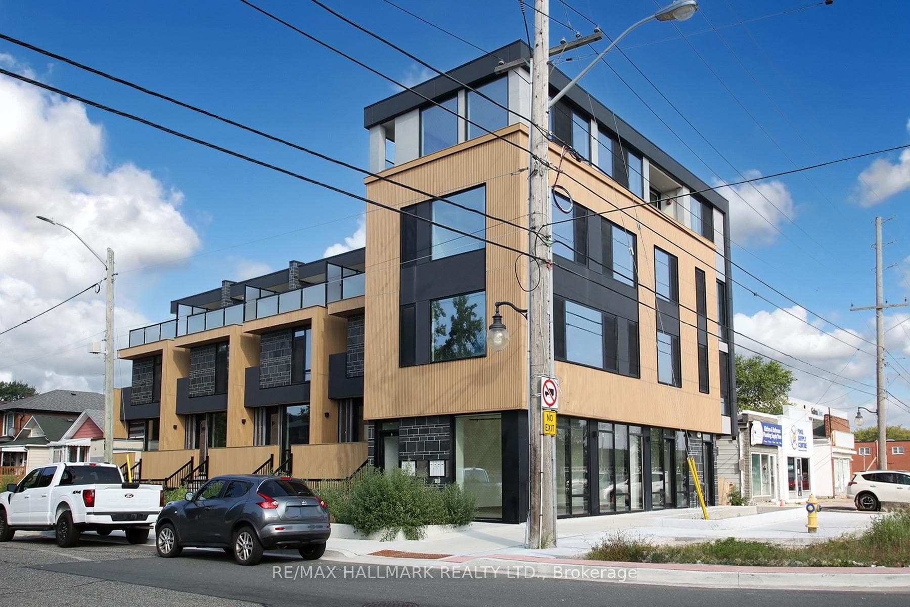 2 Owen Drive, Liberty Village / Parkdale / South Parkdale, ON M8W 1W7 - Photo 1