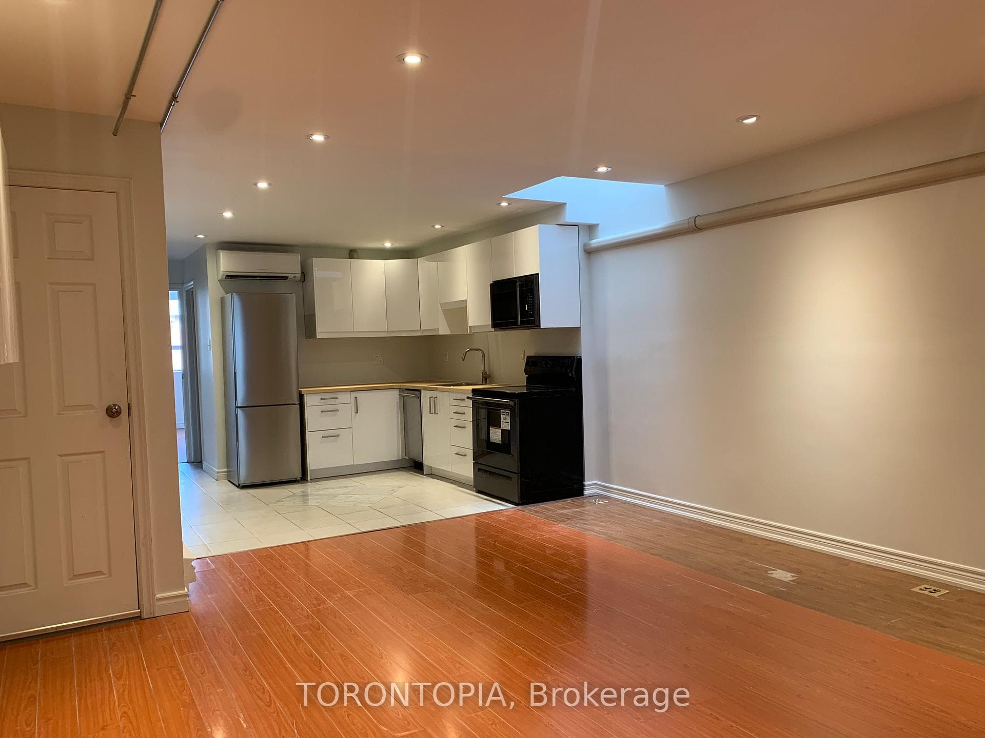 821 A Bloor Street Unit 2, Downtown Toronto / Waterfront, ON M6G 1M1 - Photo 1