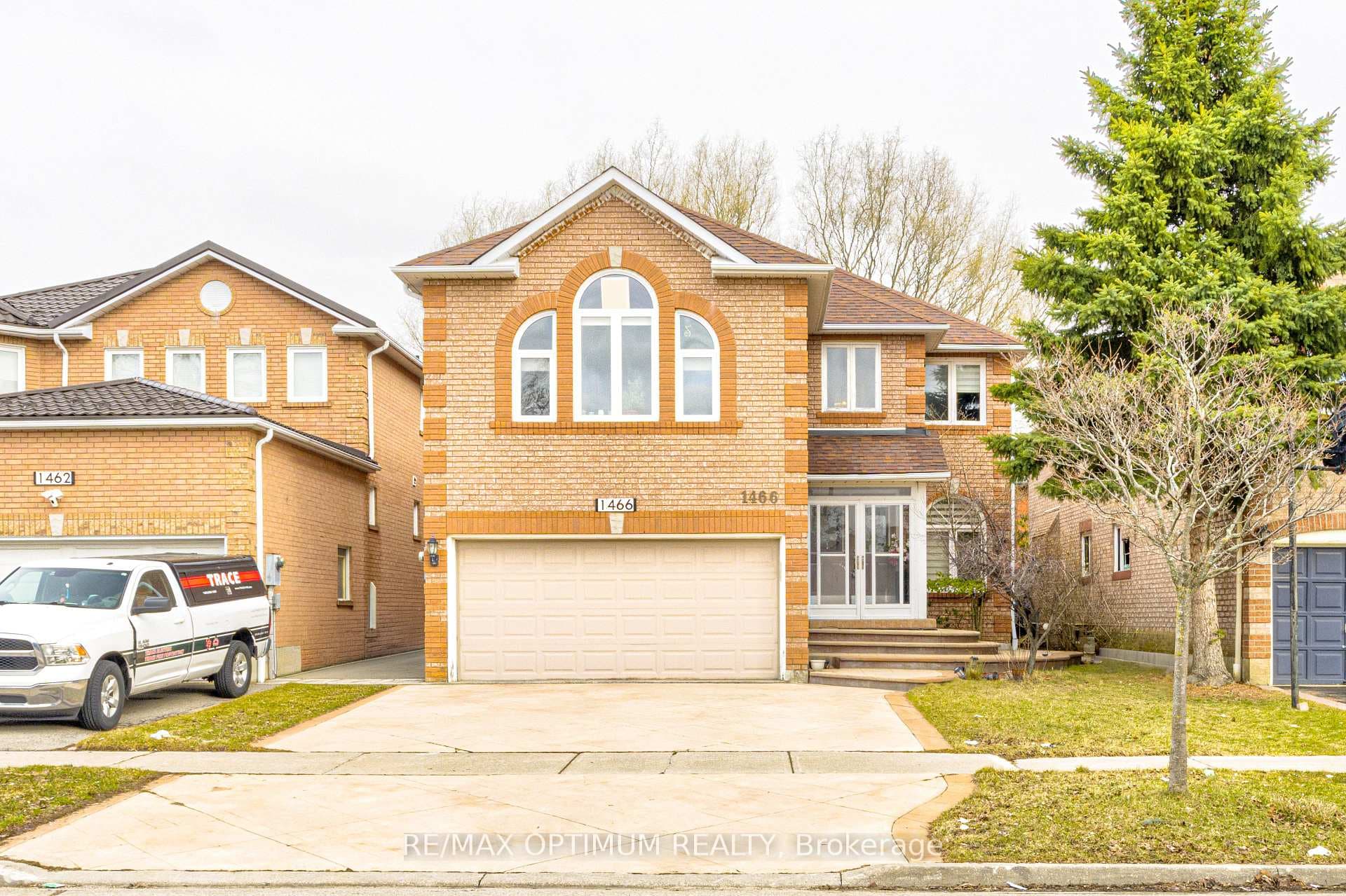 1466 Willowvale Gardens, Mississauga, ON L5V 1T7 - Photo 1