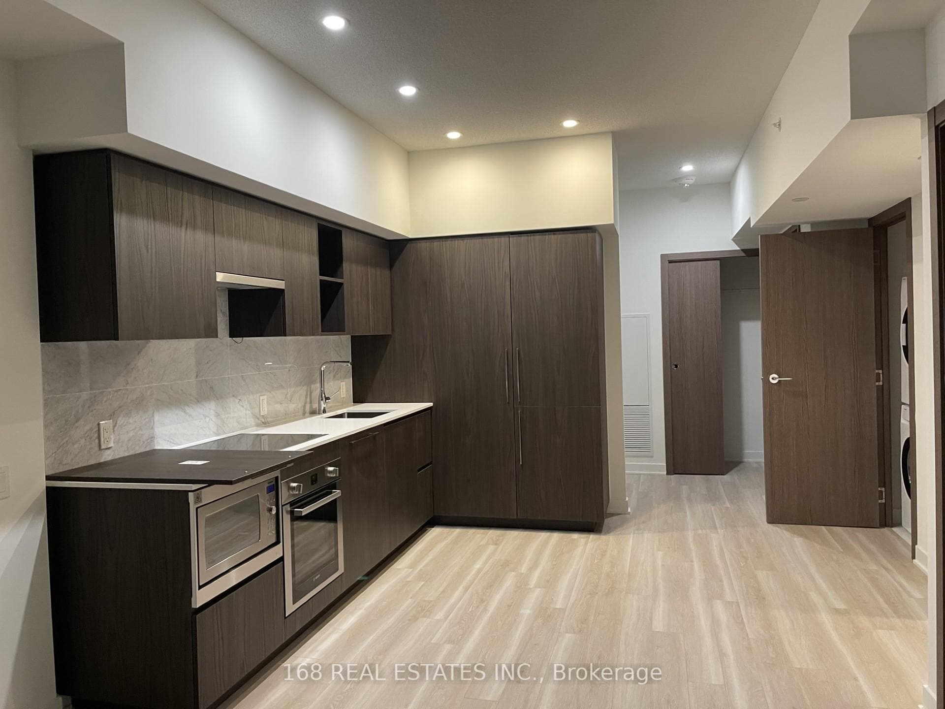 17 Bathurst Street Unit 3611, Downtown Toronto / Waterfront, ON M5V 0N1 - Photo 1
