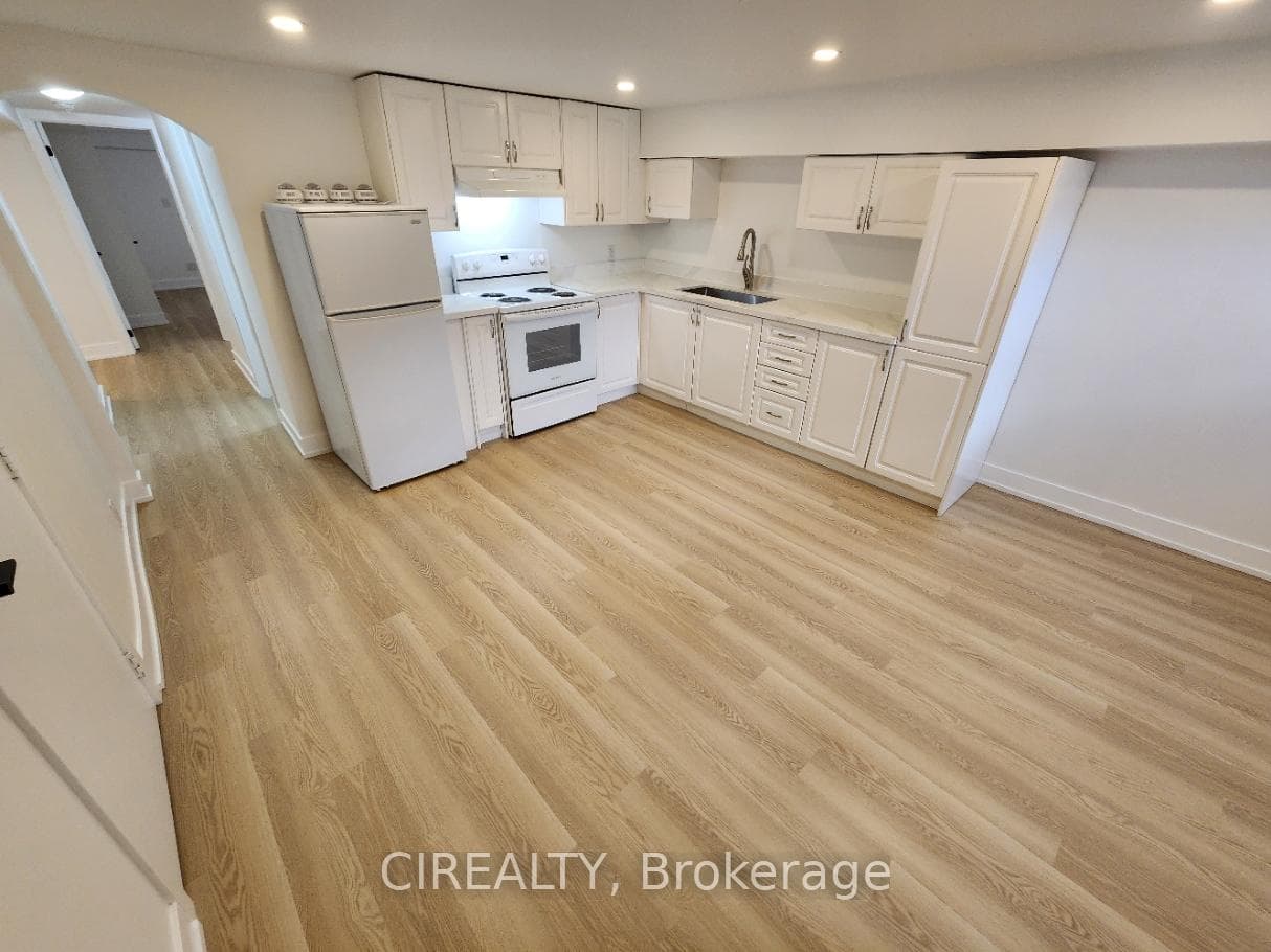 31 Bailey Crescent Unit Lower, Aurora, ON L4G 2B2 - Photo 1