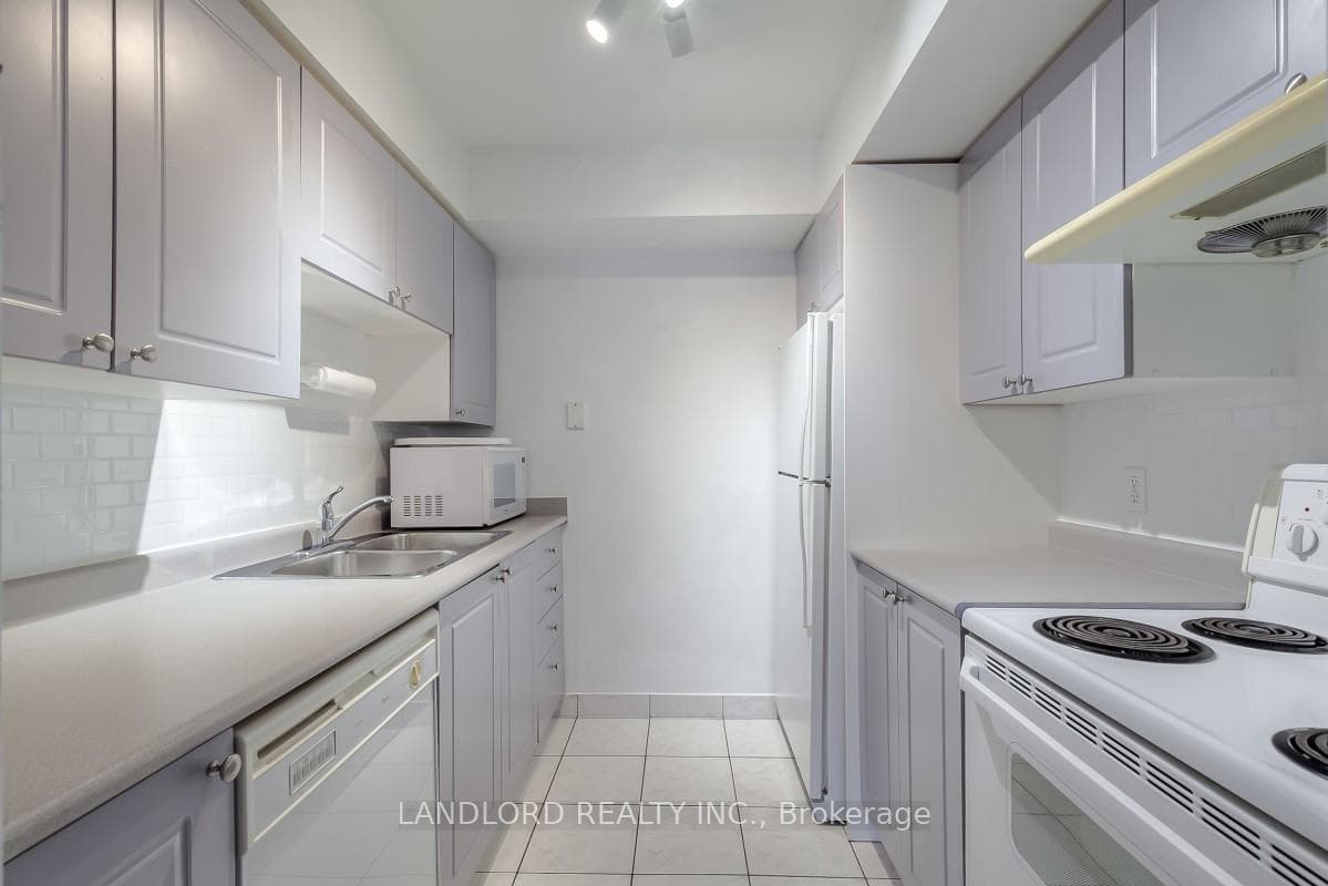 256 Doris Avenue Unit 801, Willowdale / Newtonbrook, ON M2N 6X8 - Photo 1