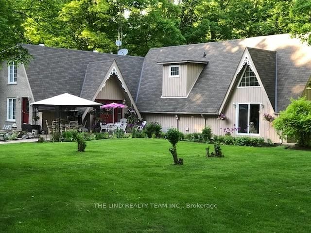 100 Bridle Path, East Gwillimbury