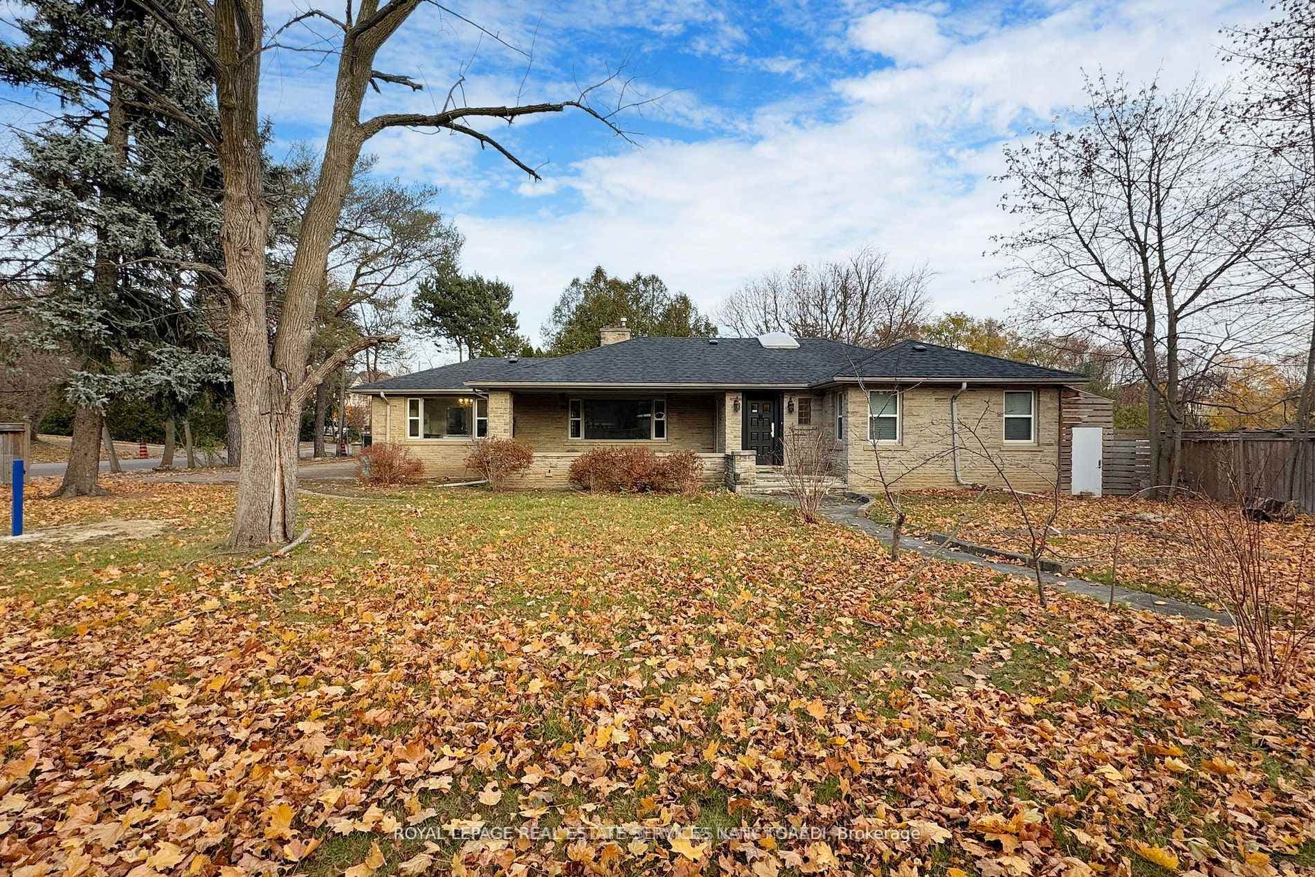 1 The Bridle Path, Bridle Path / York Mills / Hoggs Hollow, ON M2L 1A4 - Photo 1