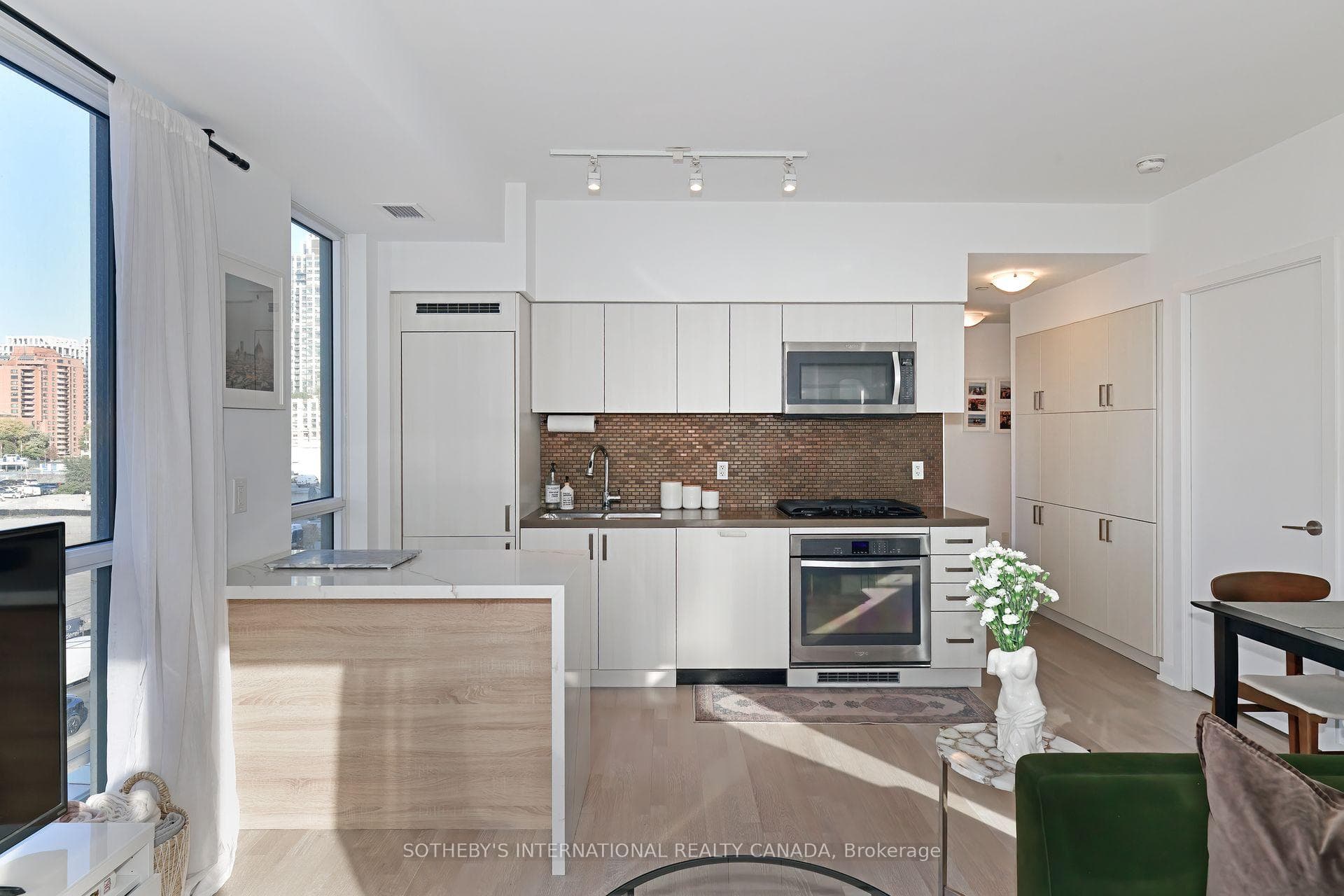 501 St Clair Avenue Unit 326, Annex / Yorkville / Summerhill, ON M5P 0A2 - Photo 1