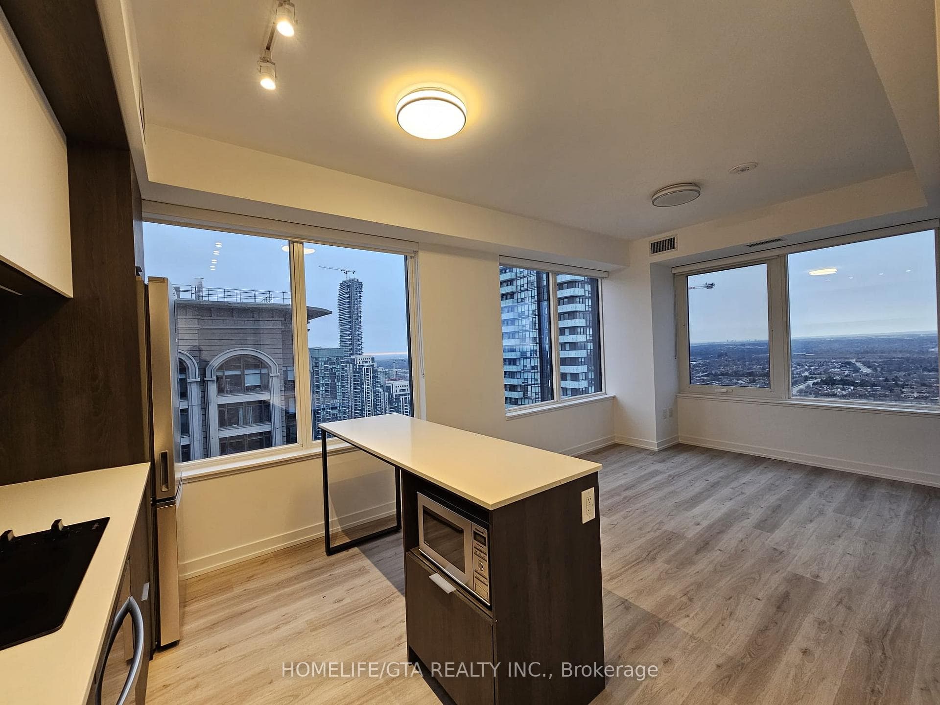 395 Square One Drive Unit 3608, Mississauga, ON L5B 0P6 - Photo 1