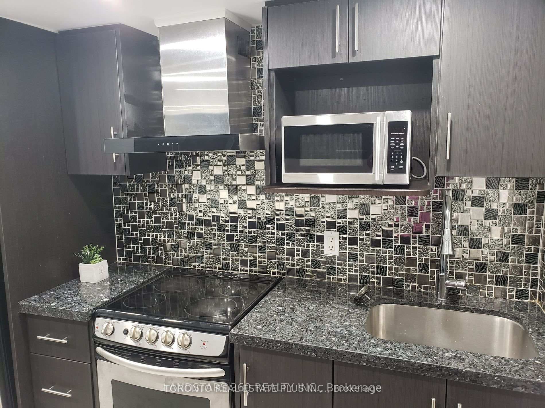 88 Harris Avenue Unit Lower, The Beaches / Upper Beaches, ON M4C 1P6 - Photo 1