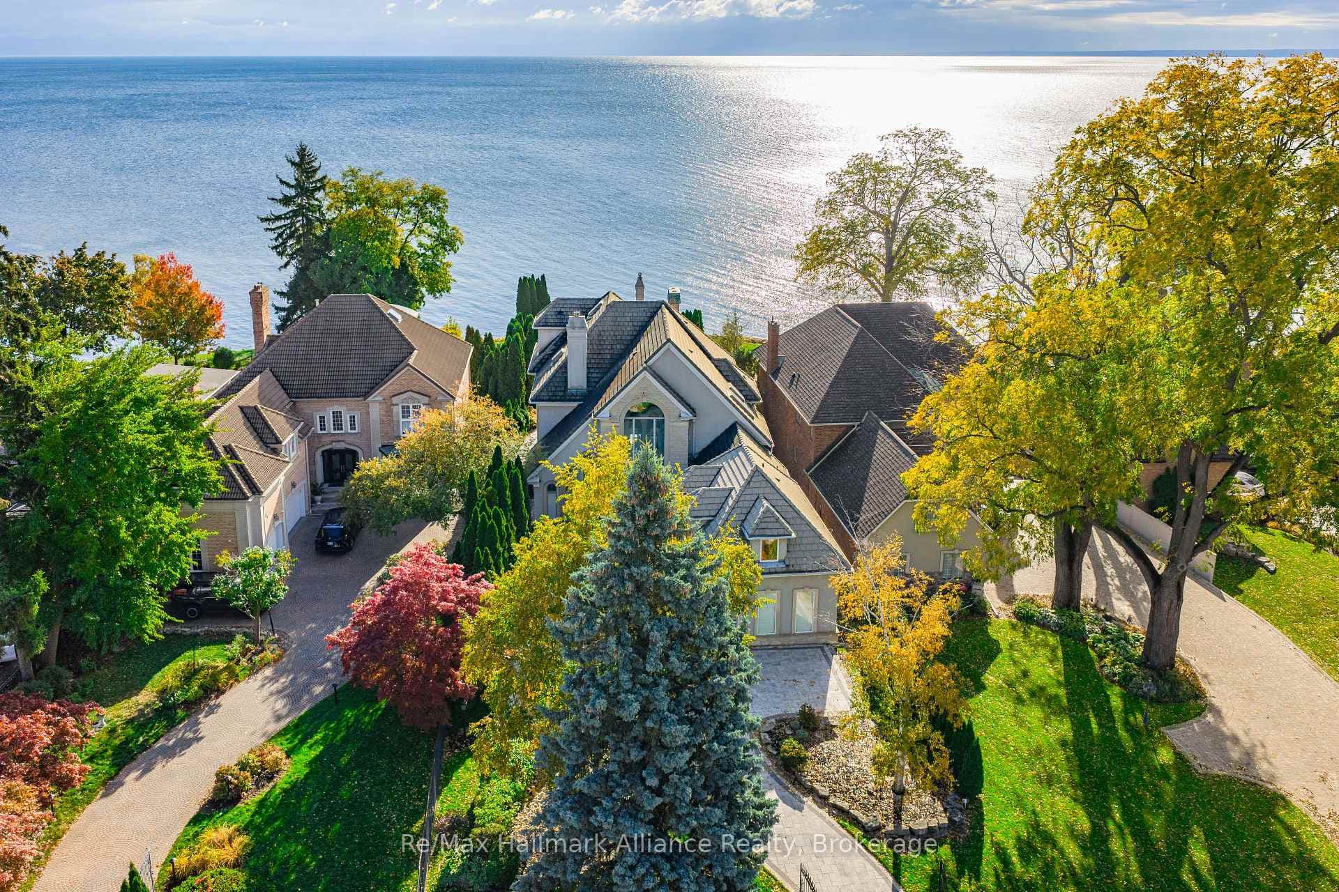 3206 Shoreline Drive, Oakville, ON L6L 5X4 - Photo 1