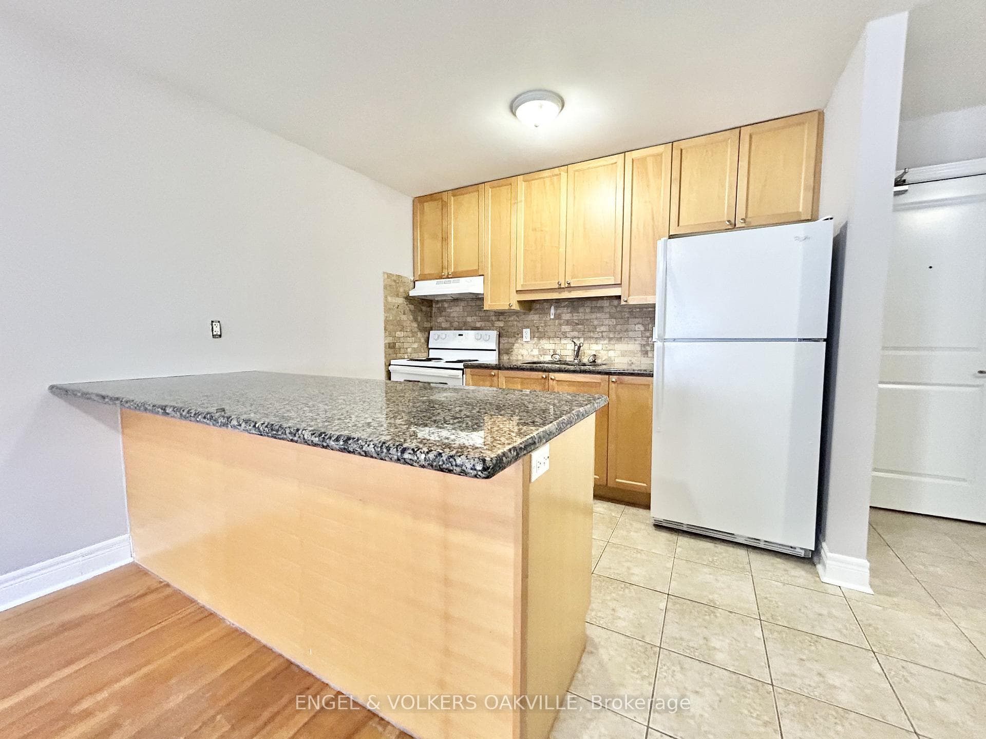 15 Thirty Third Street Unit 206, Liberty Village / Parkdale / South Parkdale, ON M8W 3G7 - Photo 1