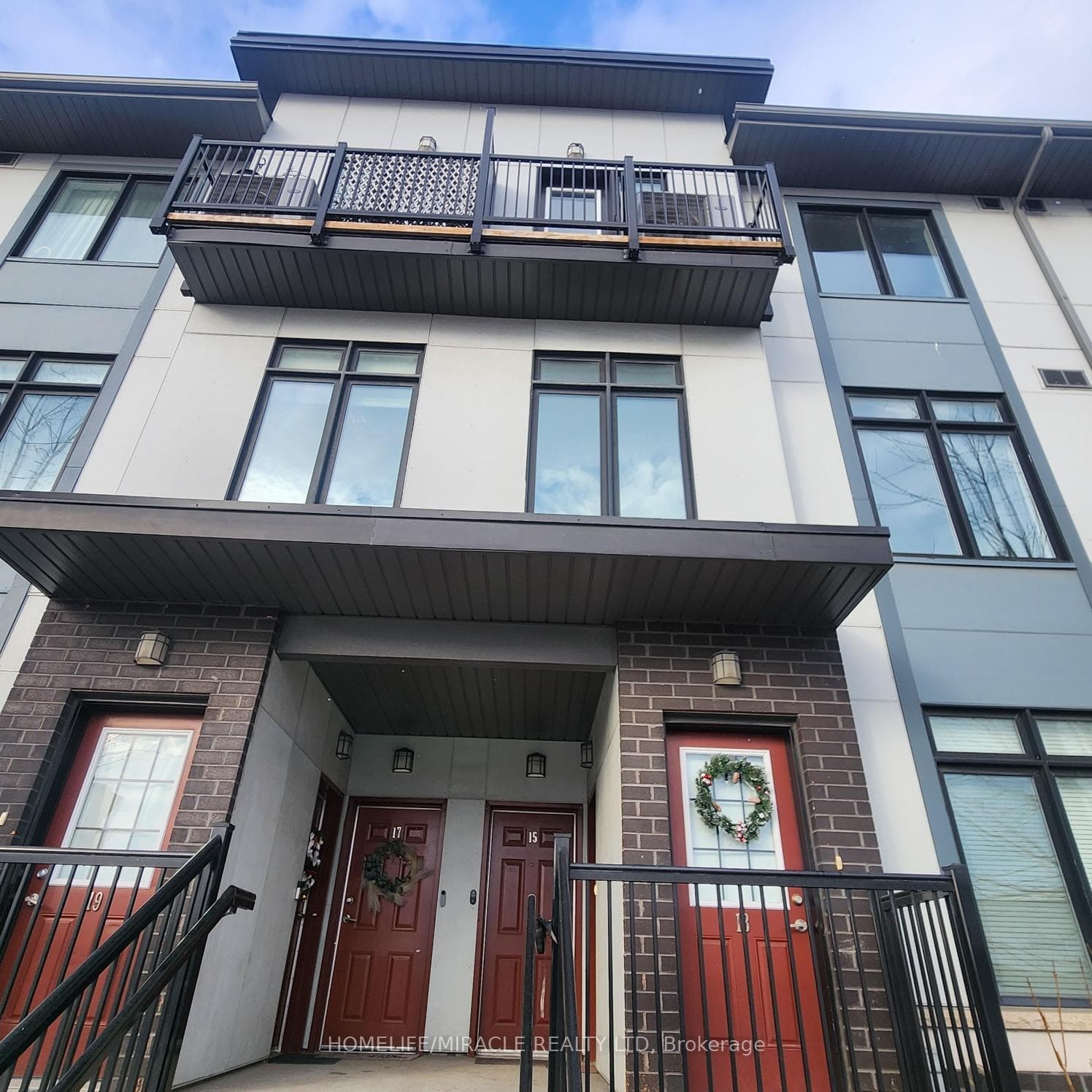 630 Rogers Road Unit 14, Keelesdale / Eglinton West, ON M6M 0B4 - Photo 1