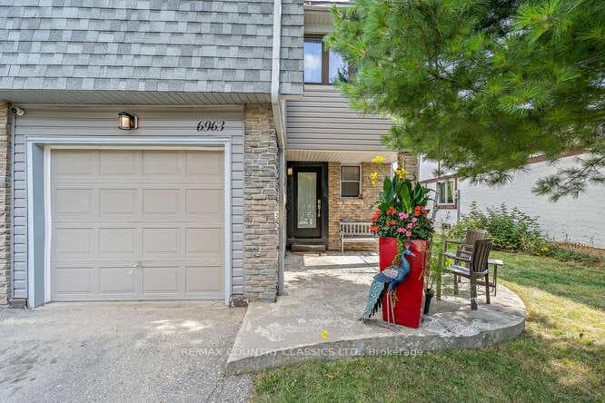 6963 Pamplona Mews, Mississauga, ON L5N 1S5 - Photo 1