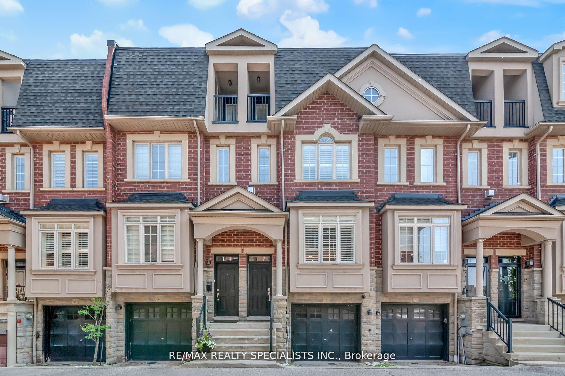 7 Streight Lane, Etobicoke (Islington / Rexdale), ON M9B 0A3 - Photo 1