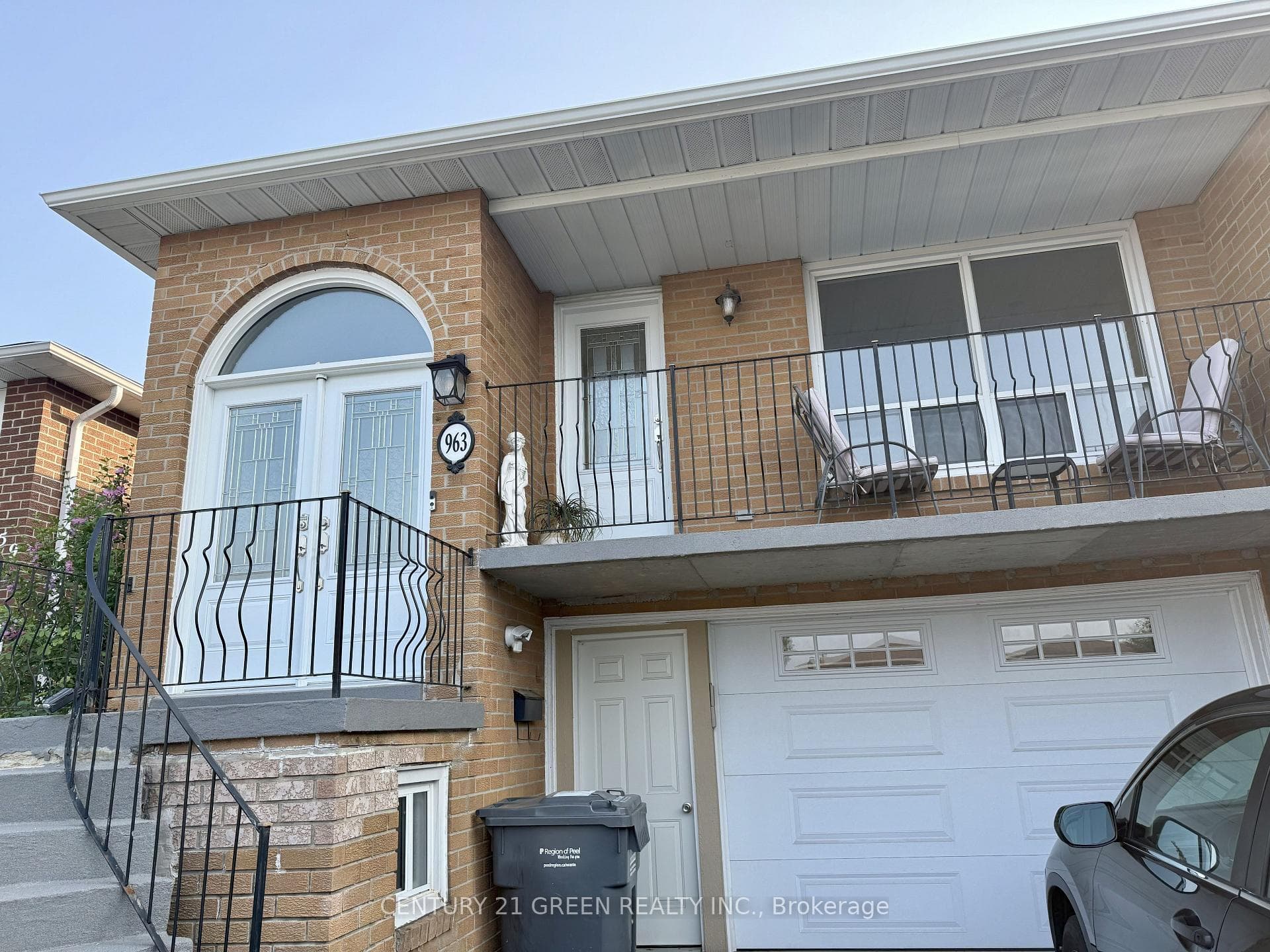 963 Lovingston Crescent Unit Upper, Mississauga, ON L4W 3V7 - Photo 1