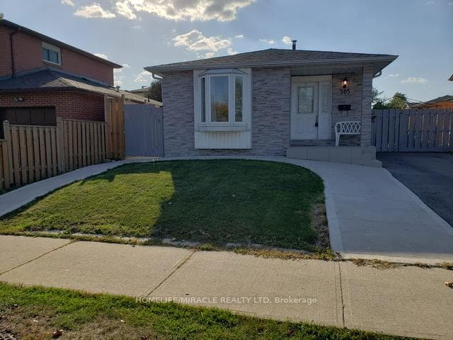 505 SILVERSTONE Drive, Etobicoke (West Mall / Rexdale), ON M9V 4G8 - Photo 1