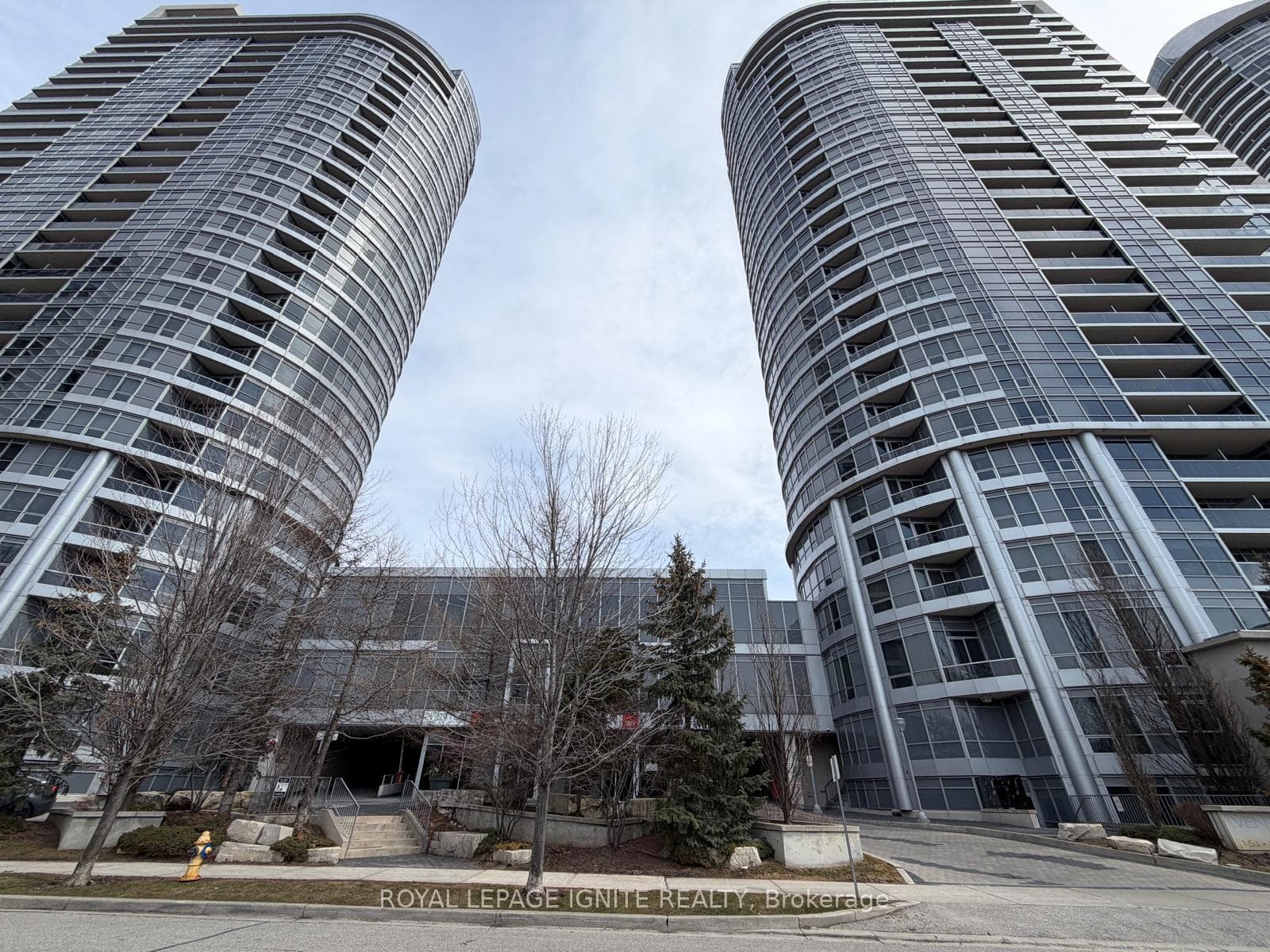 151 Village Green Square Unit 2001, Agincourt / Milliken, ON M1S 0K5 - Photo 1