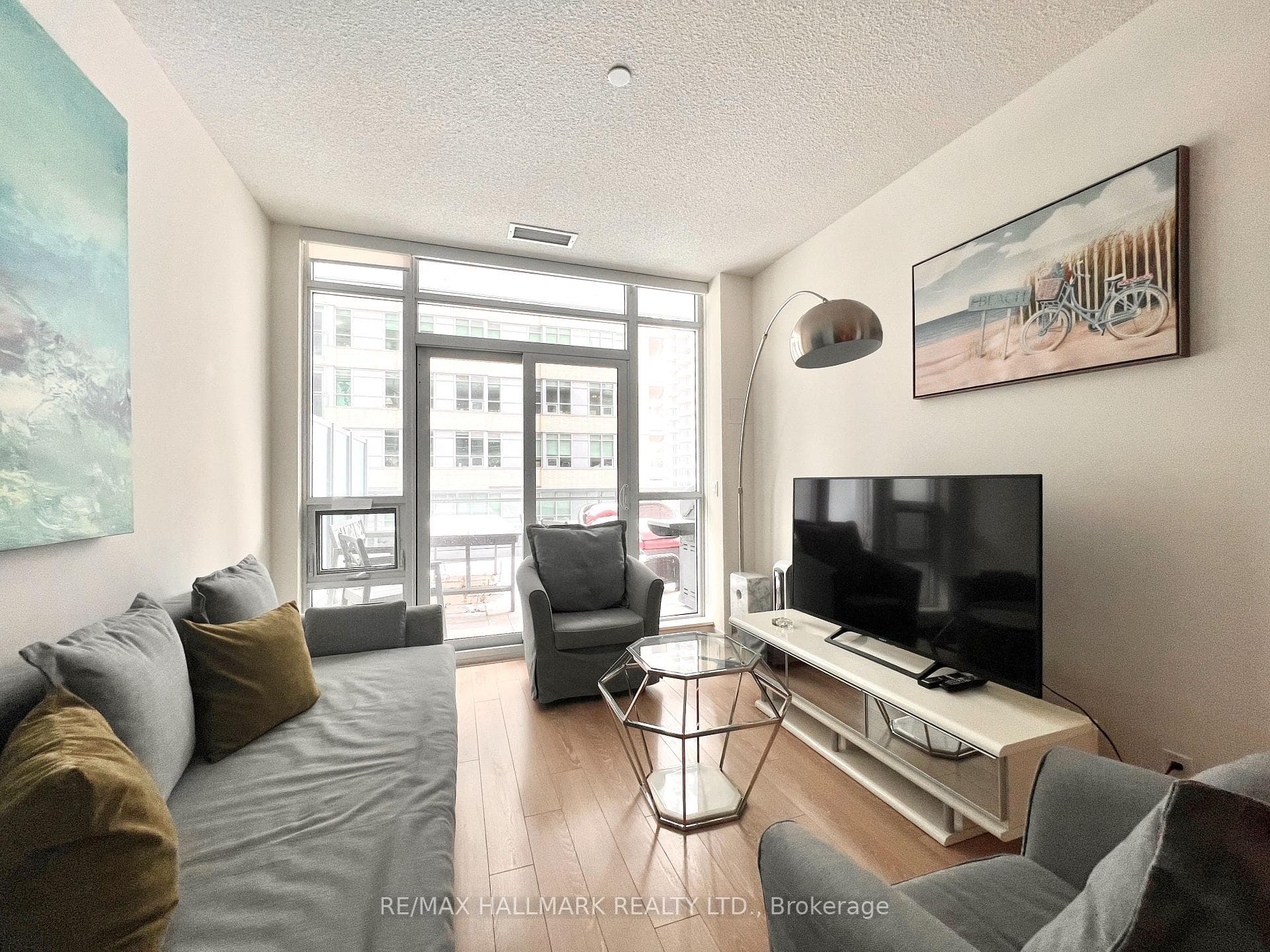 89 Dunfield Avenue Unit 408, Leaside / Davisville, ON M4S 0A4 - Photo 1