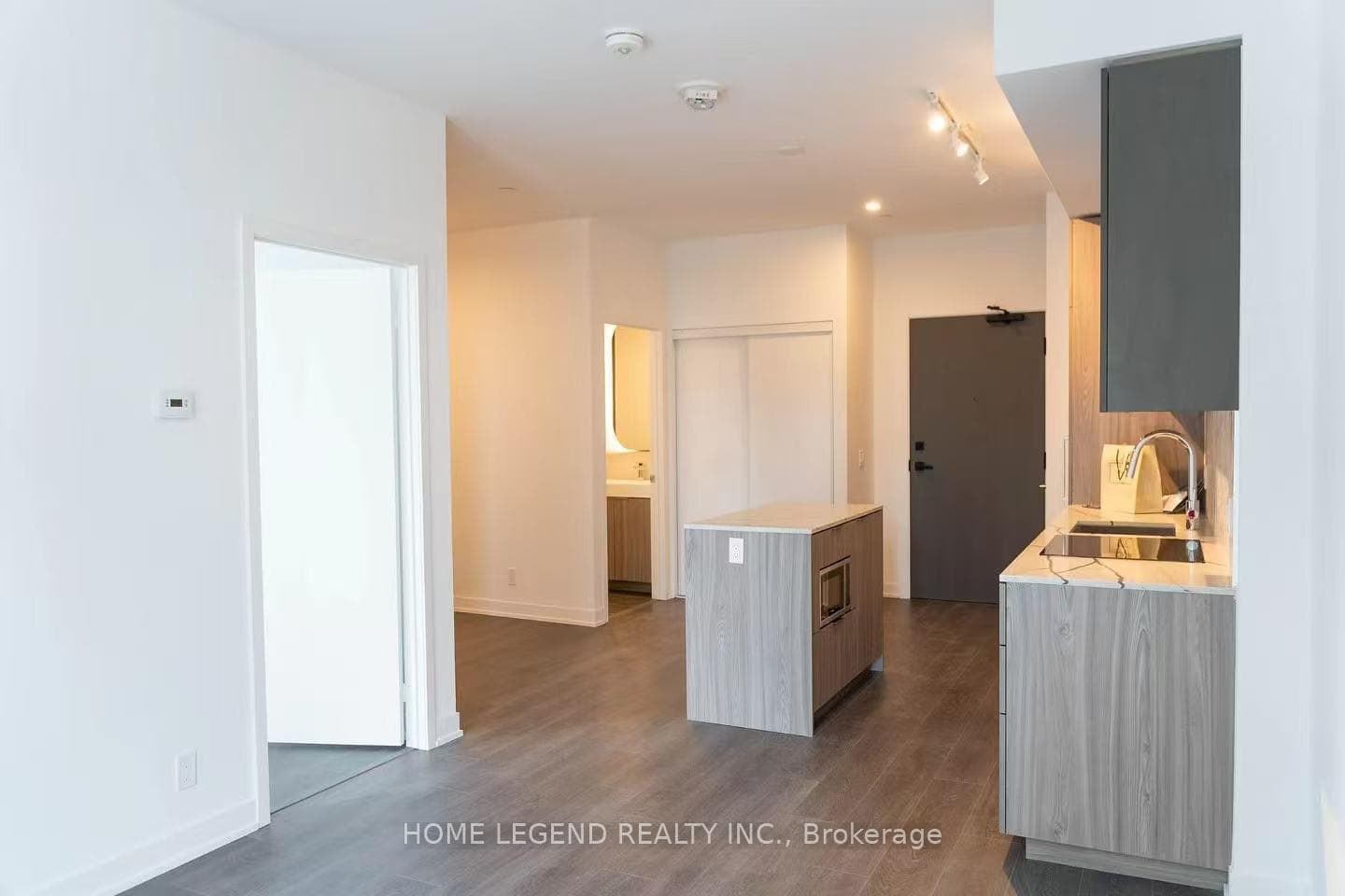 15 Holmes Avenue Unit 315, Toronto C14