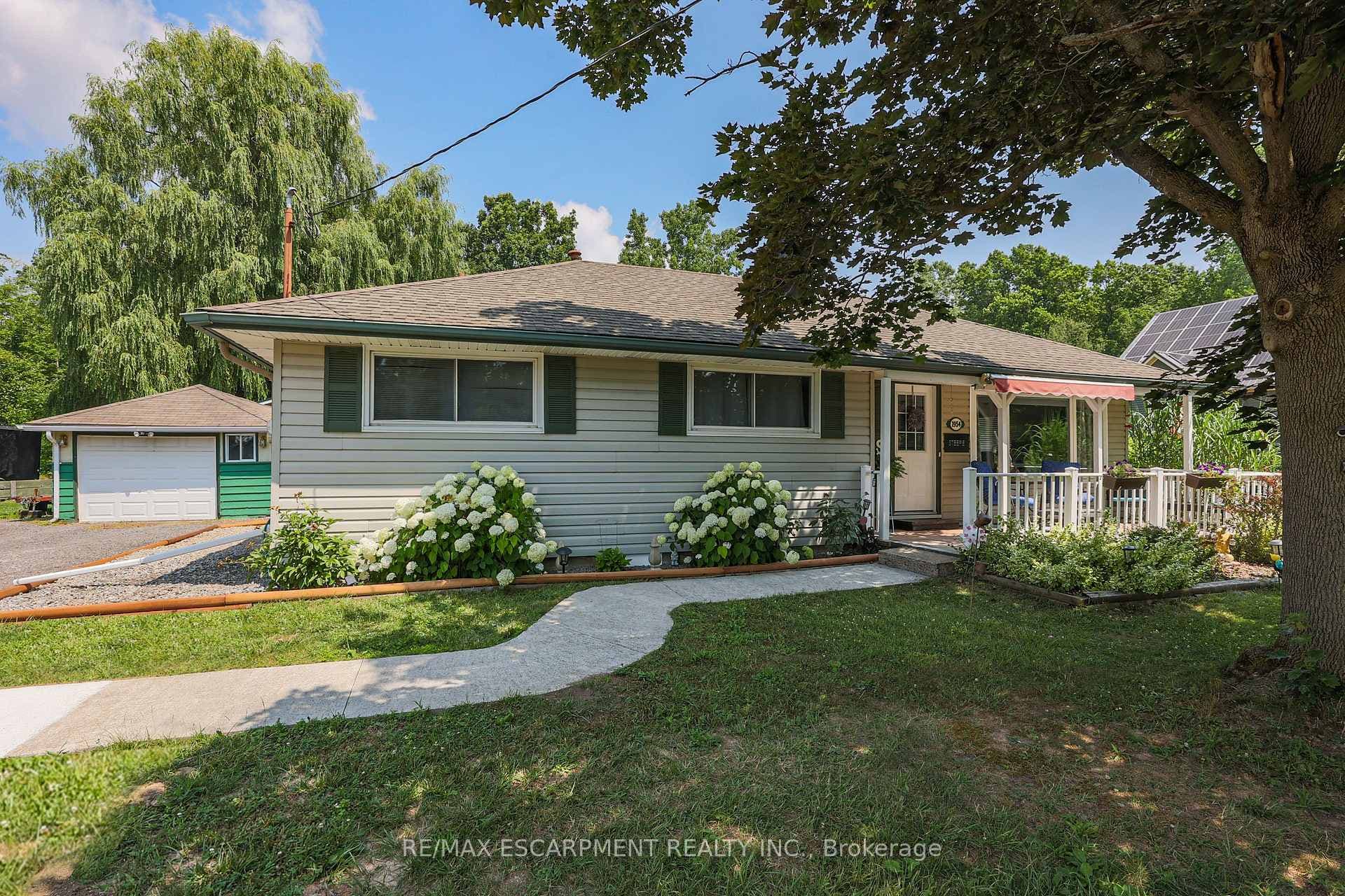 1954 Grayson Avenue, Fort Erie, ON L2A 5M4 - Photo 1