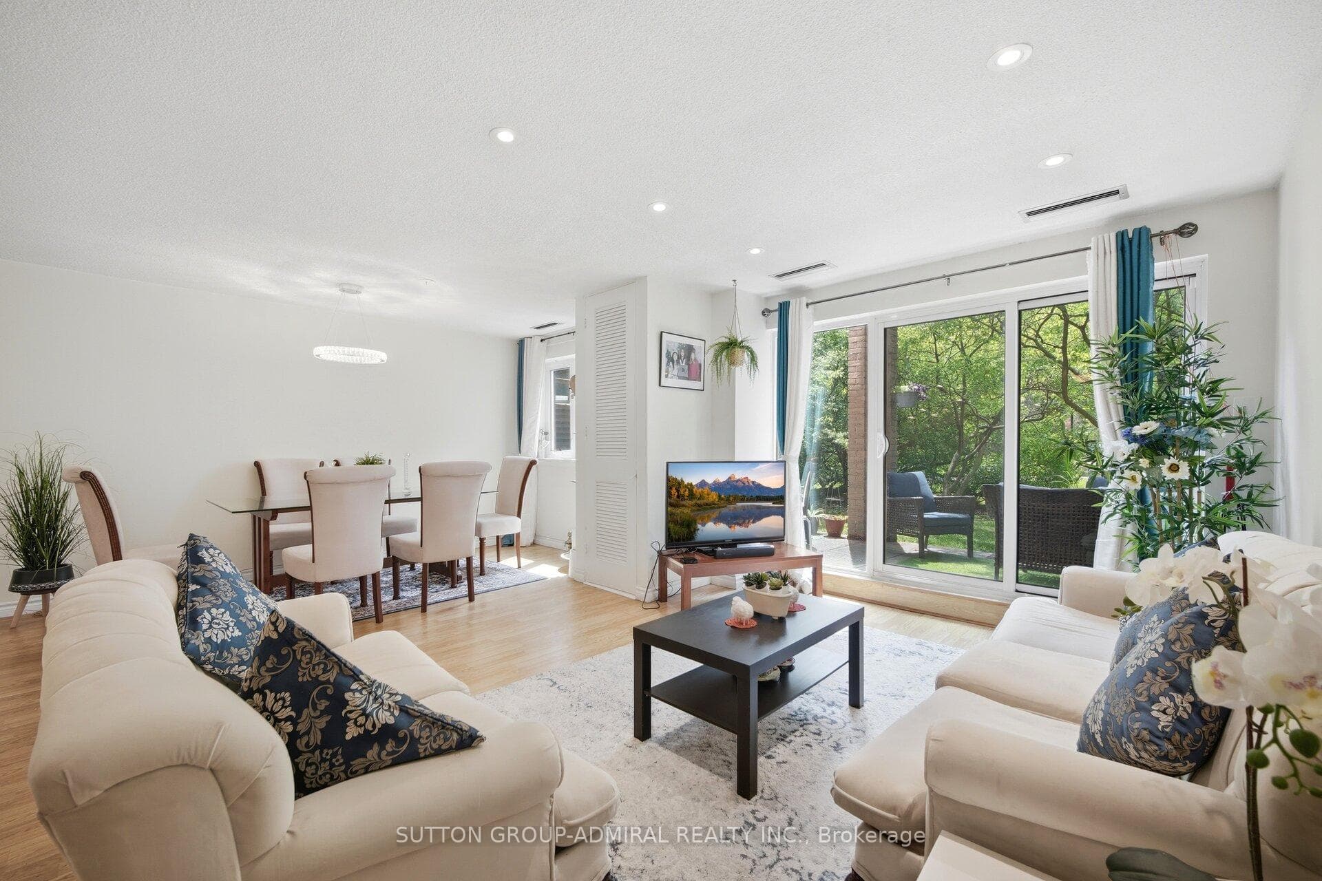 4005 Don Mills Road Unit 148, Hillcrest Village / Bayview Village, ON M2H 3J9 - Photo 1