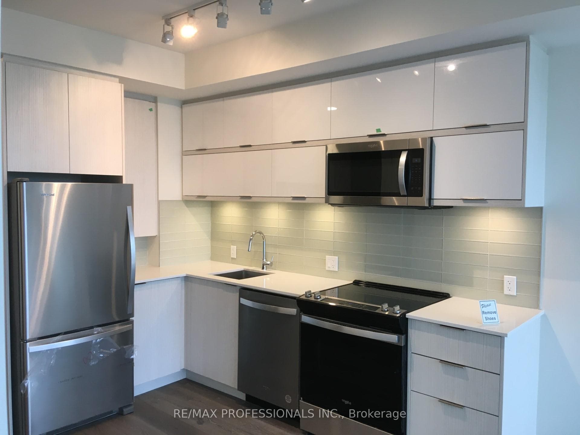 10 Deerlick Court Unit 1505, Don Mills / Parkwoods / Victoria Village, ON M3A 0A7 - Photo 1
