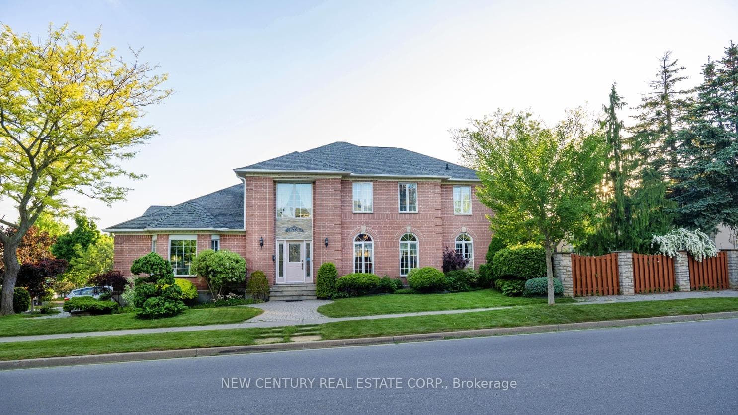 87 Tomlinson Circle, Markham, ON L3R 9J4 - Photo 1