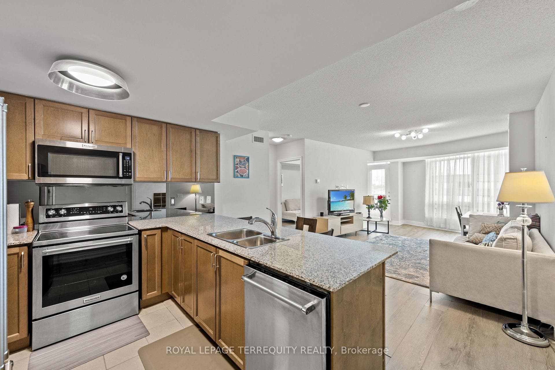 8 Scollard Street Unit 1410, Annex / Yorkville / Summerhill, ON M5R 1M2 - Photo 1