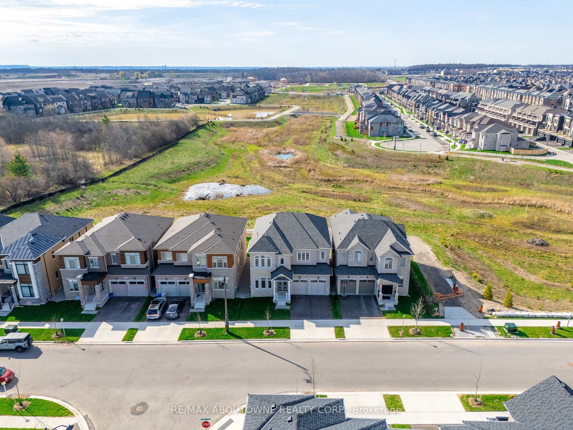 37 North Park Boulevard, Oakville, ON L6M 0W8 - Photo 1