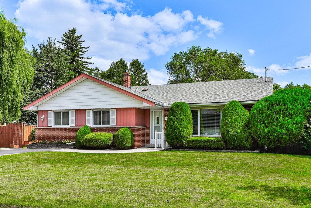 715 PERRY Drive, Burlington