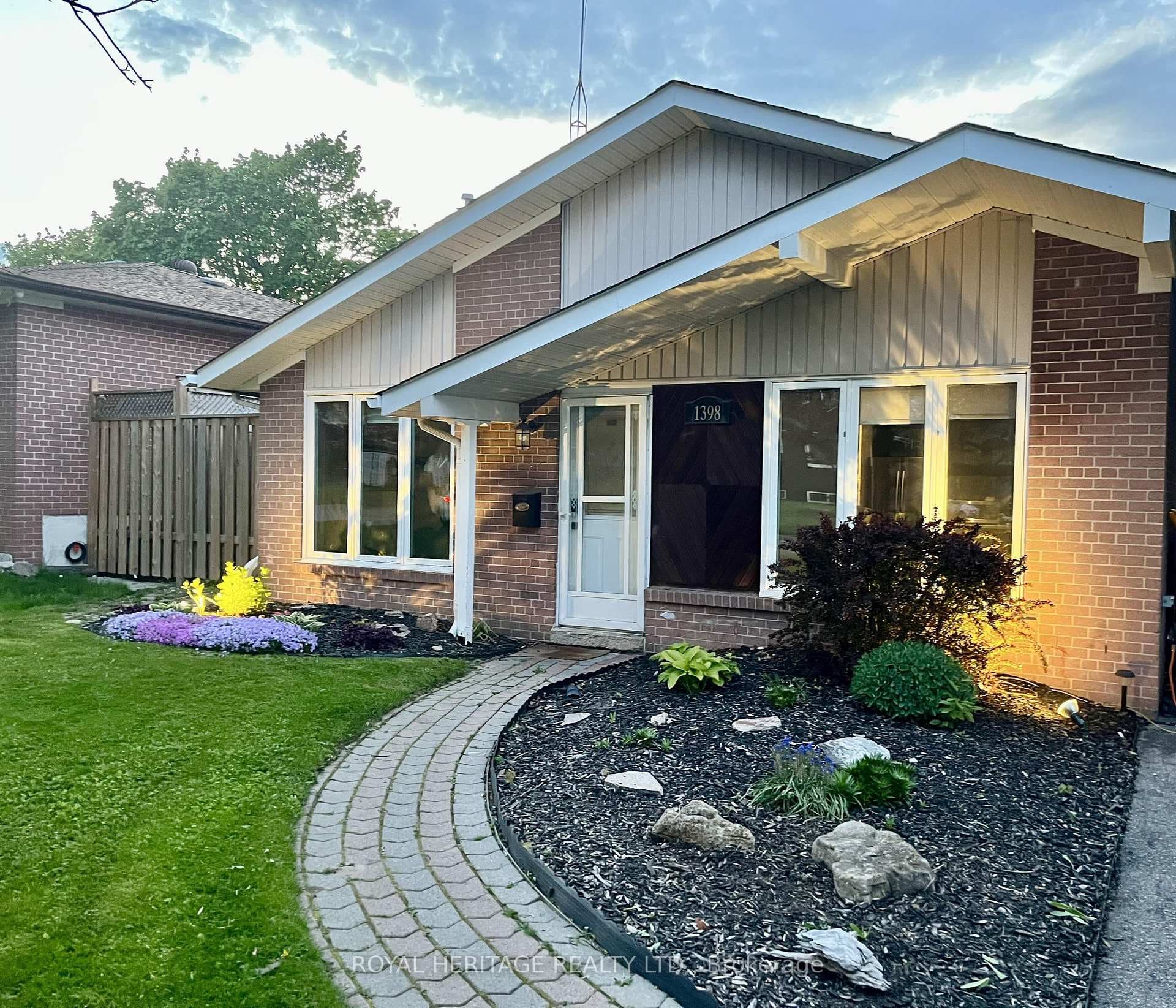 1398 Fordon Avenue, Pickering, ON L1W 1J9 - Photo 1