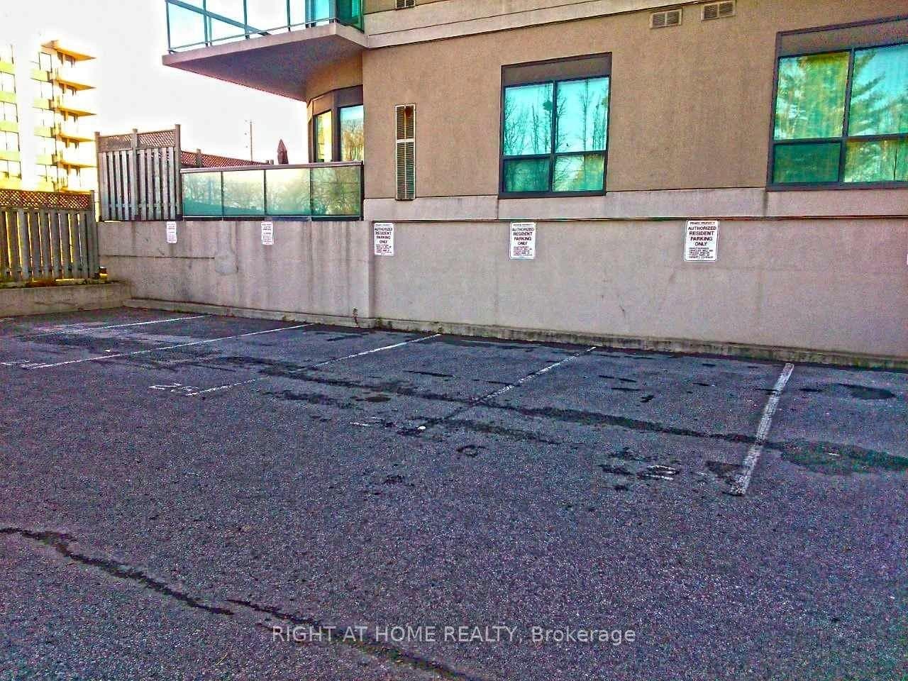 890 Sheppard Avenue Unit Parking#: 8, 9, 10, North York (Bathurst Manor / Clanton Park), ON M3H 6B9 - Photo 1