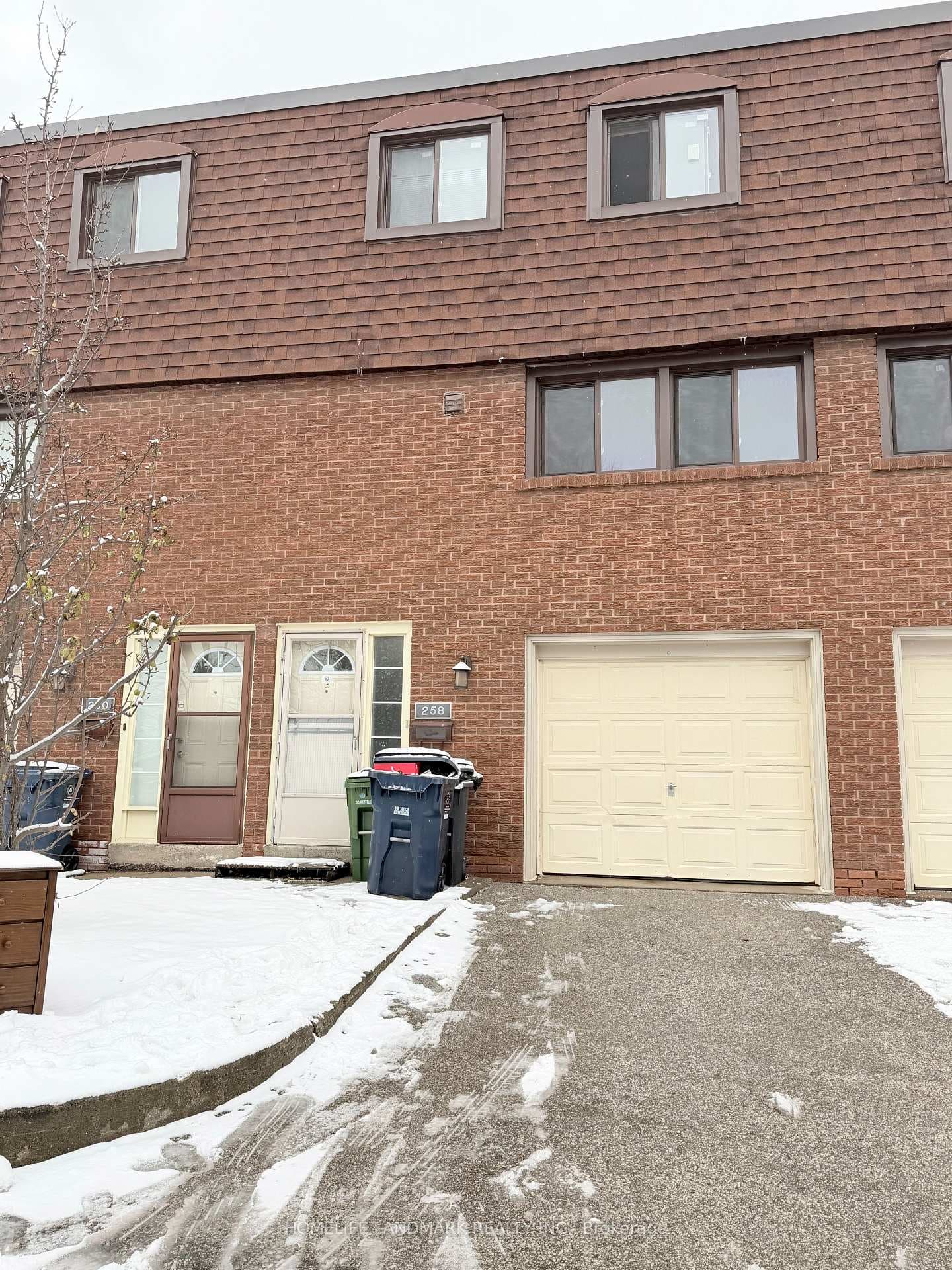 258 Sprucewood Court, Scarborough Village / Eglinton East, ON M1W 1P7 - Photo 1