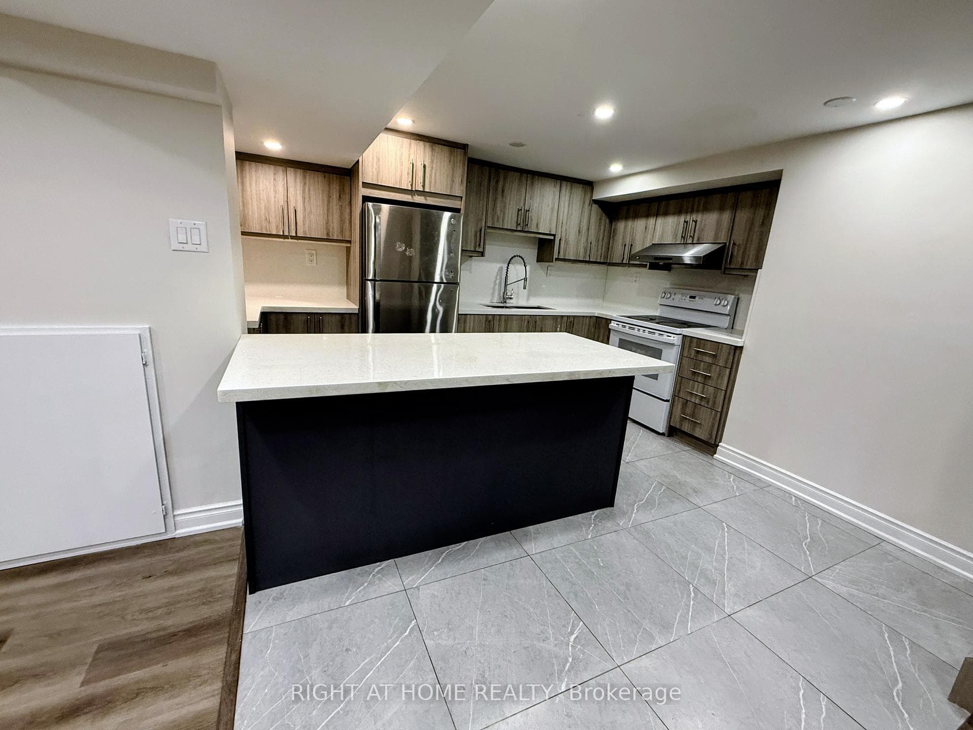 3419 Dovetail Mews, Mississauga, ON L5L 5E6 - Photo 1