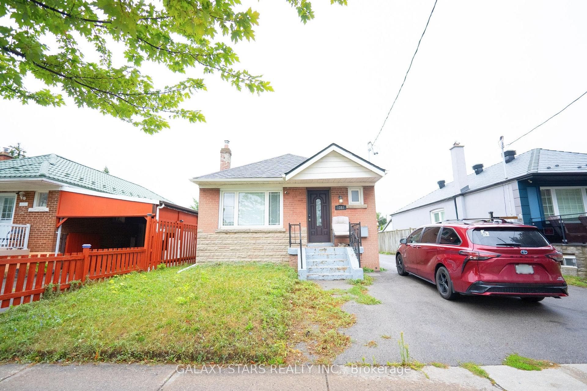 1351 Victoria Park Avenue, Dorset Park / Kennedy Park, ON M4B 2L5 - Photo 1