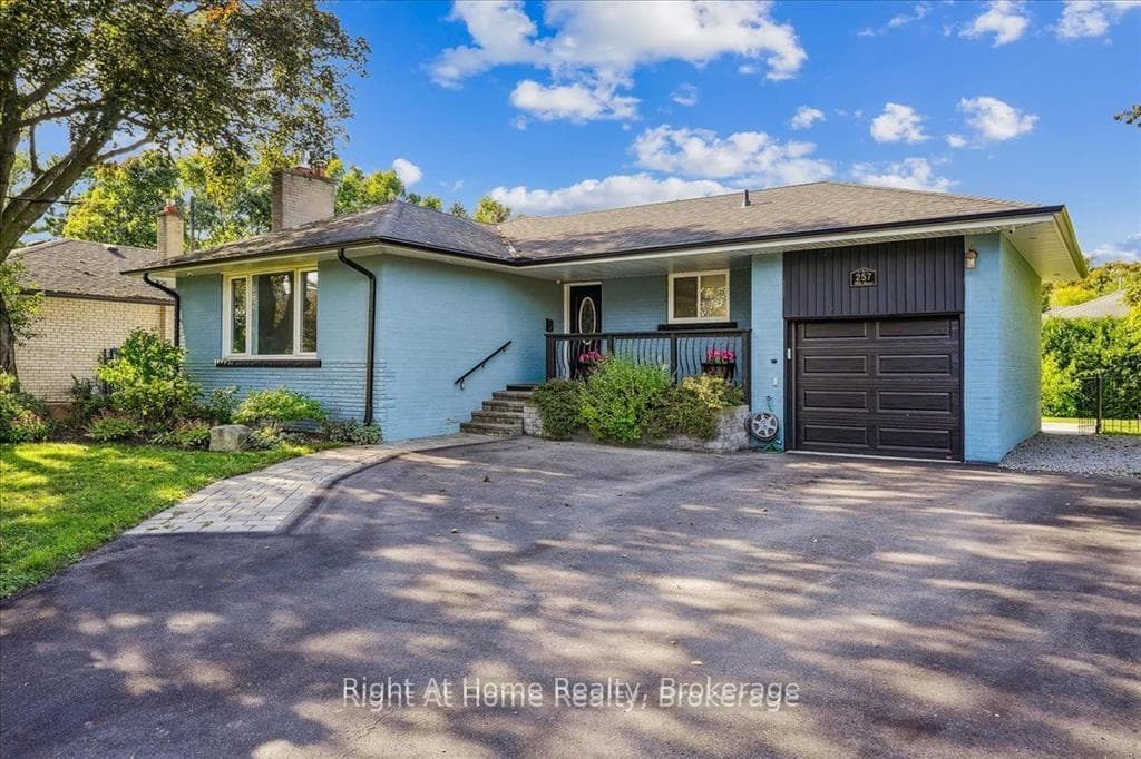 257 Wales Crescent, Oakville