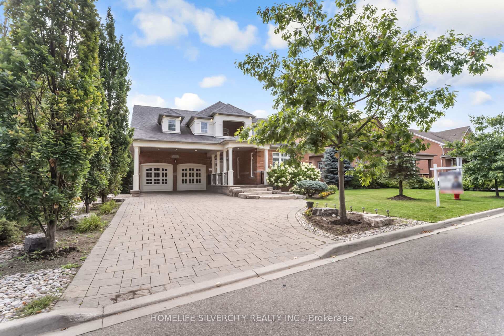 1587 Hallstone Road, Brampton