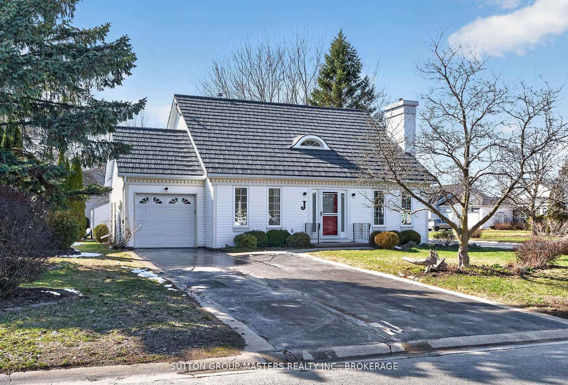 16 Country Club Drive, Loyalist